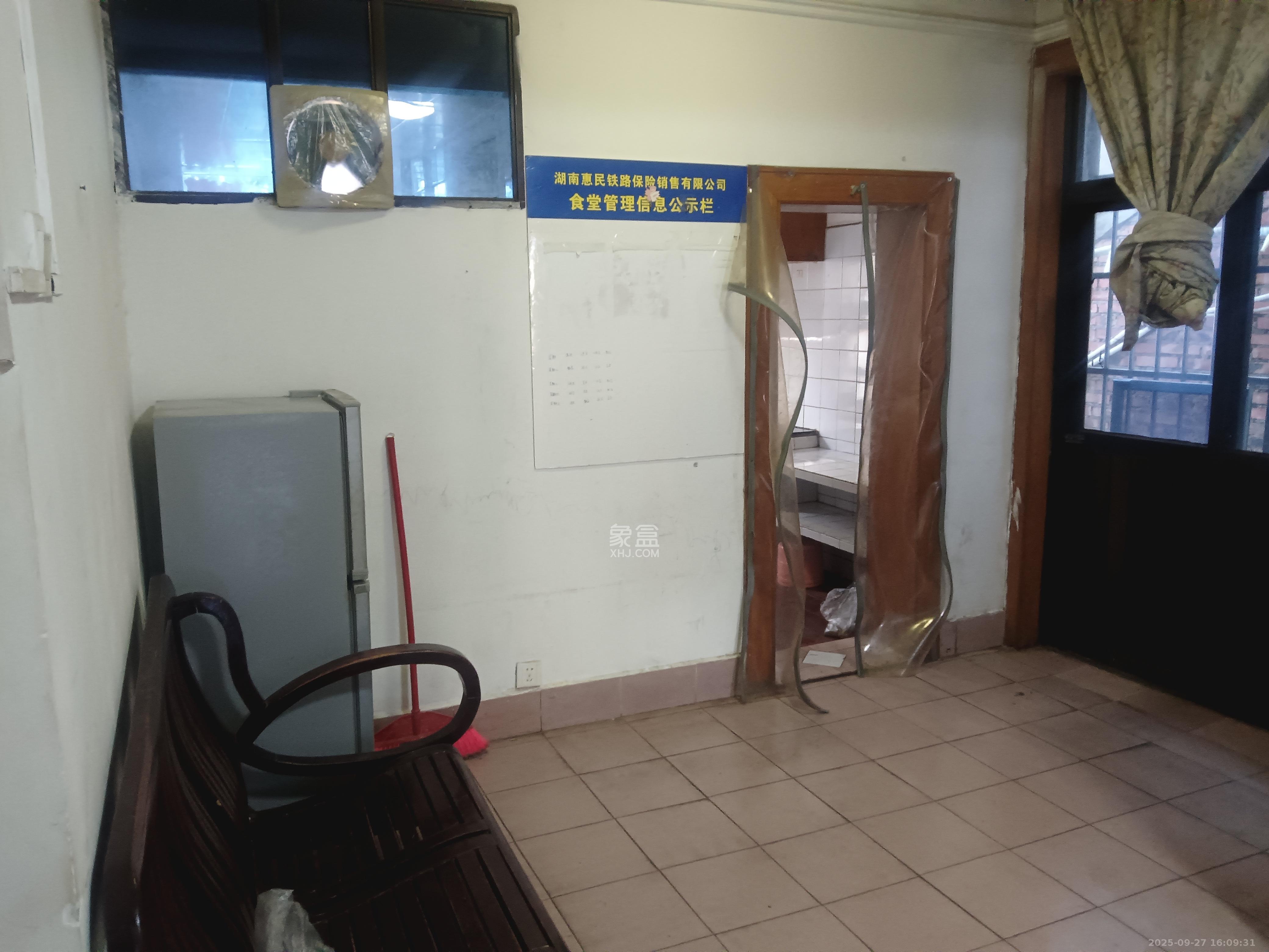 阿弥岭一二片 2室1厅1卫 1200.0元/月 阿弥岭一二片 2室1厅1卫 1200.0元/月室内图