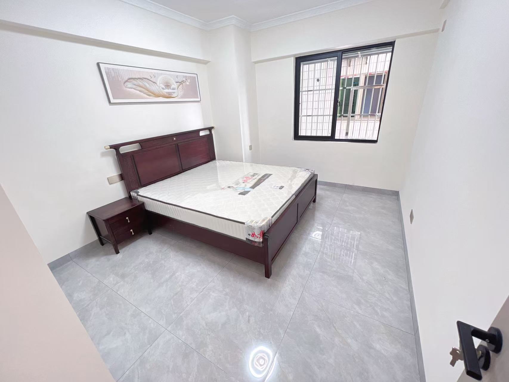 欣安花园  1室0厅0卫    103.0万客厅