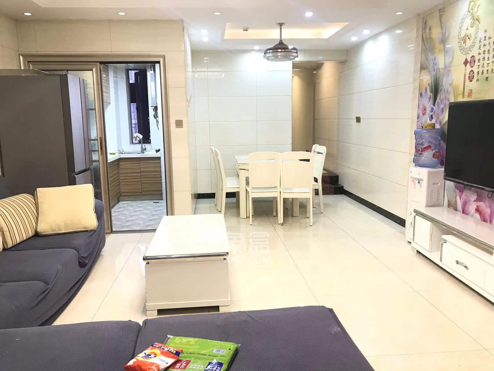 新长海广场 3室2厅1卫 2000.0元/月 新长海广场 3室2厅1卫 2000.0元/月室内图