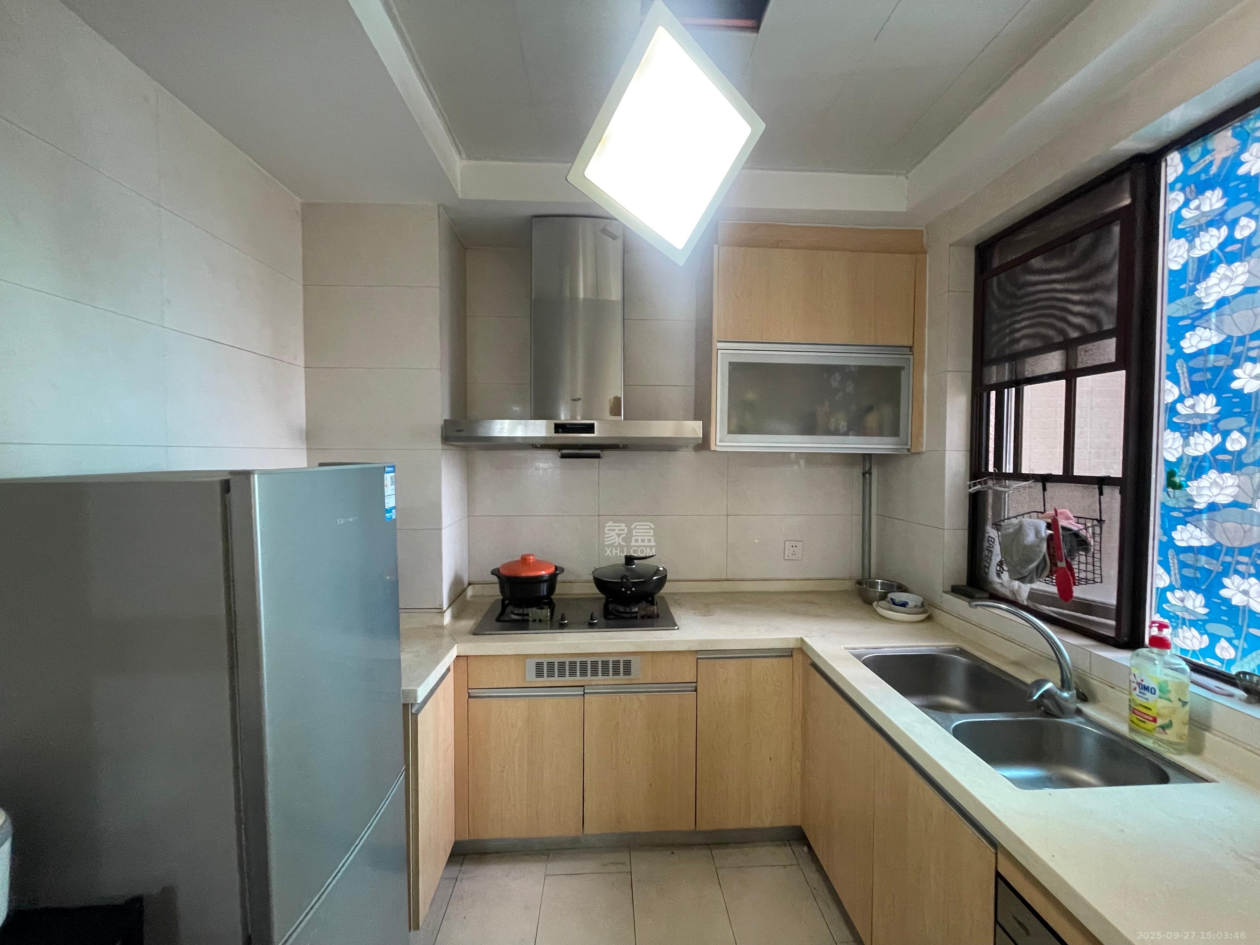 中海国际三期  3室2厅2卫    2200.0元/月室内图