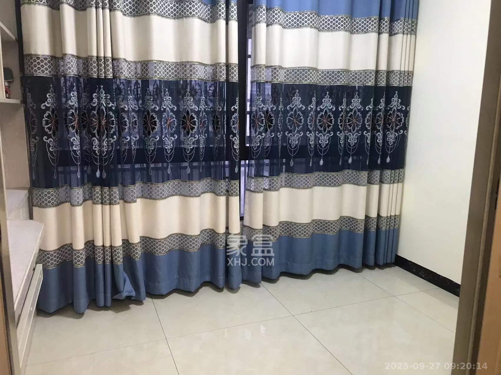 新长海广场  3室2厅1卫    2000.0元/月室内图