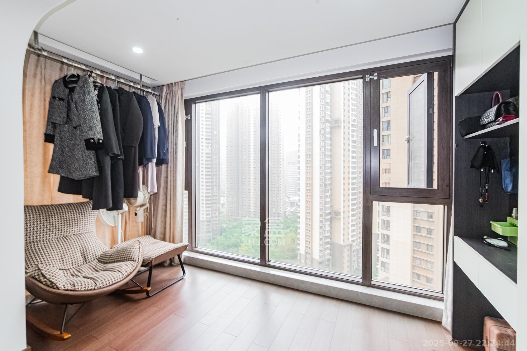 北辰三角洲C2区  3室2厅2卫    228.0万阳台