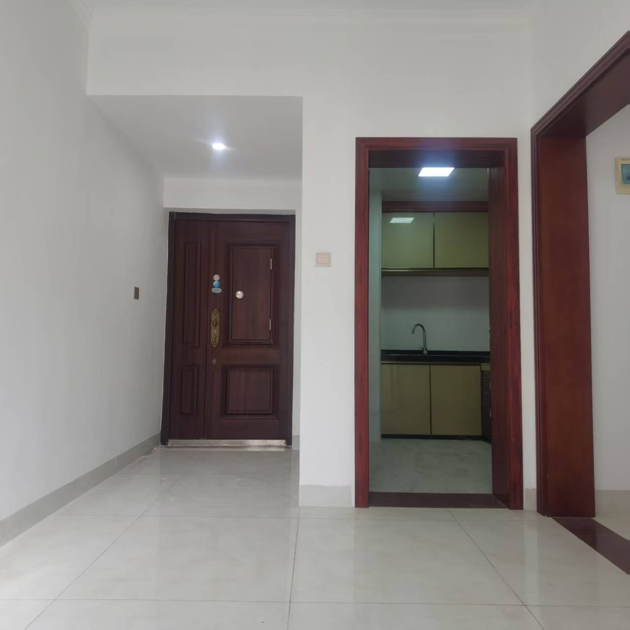 五源河公寓C区  3室2厅2卫    2500.0元/月 五源河公寓C区  3室2厅2卫    2500.0元/月