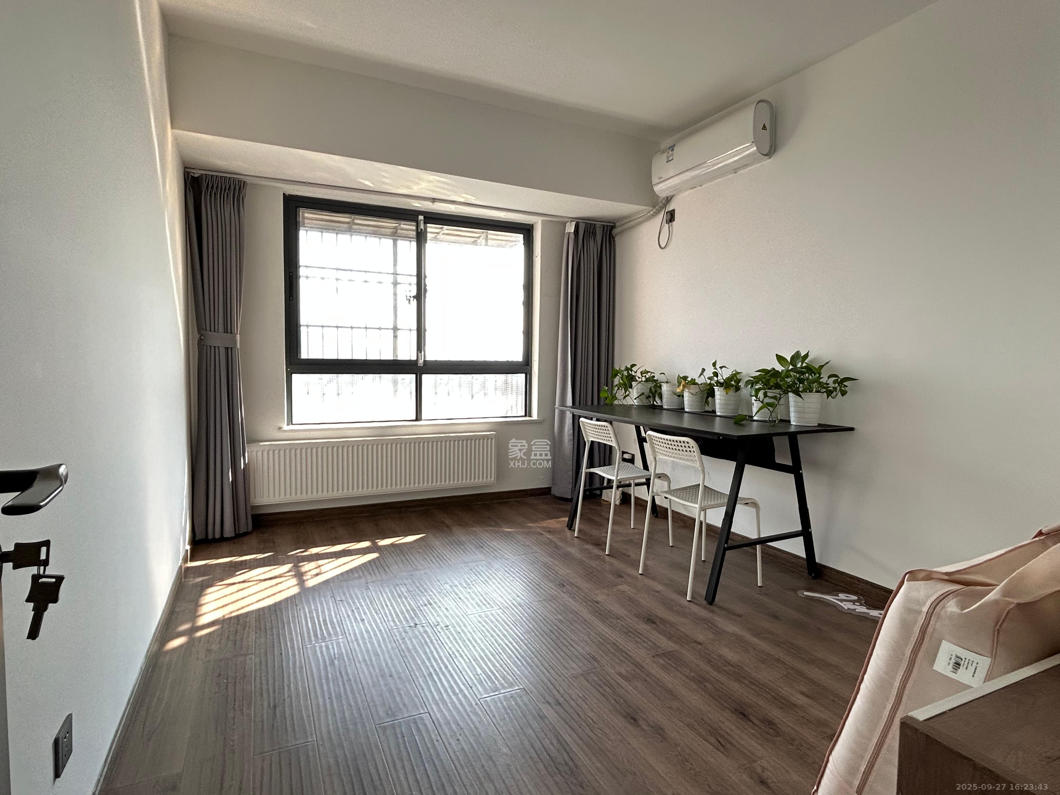 山水誉峰  3室2厅2卫    3800.0元/月室内图