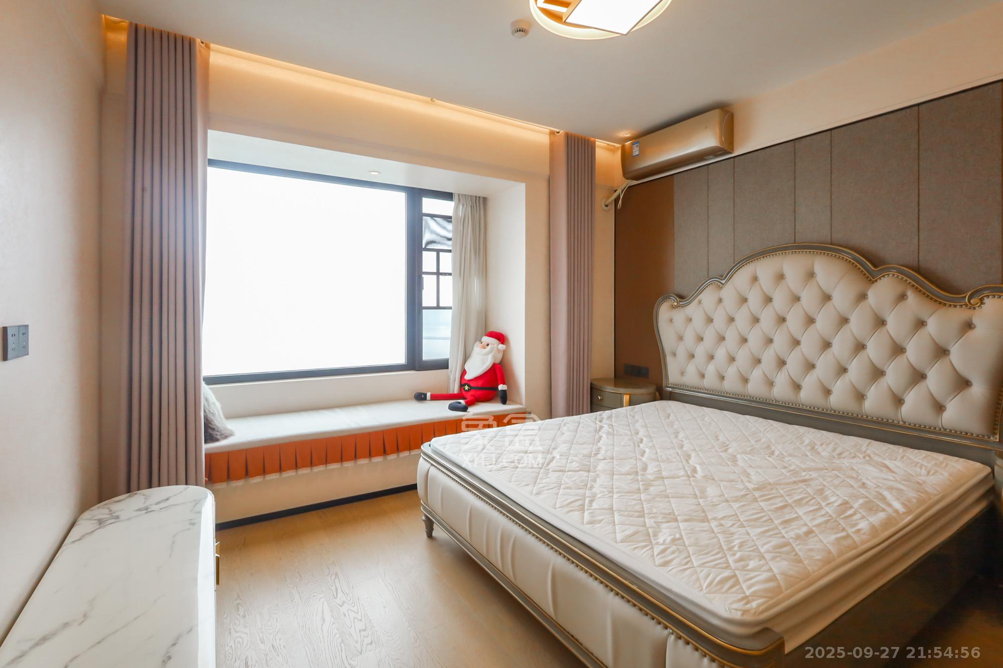 万科里金域国际  4室2厅2卫    332.0万 万科里金域国际  4室2厅2卫    332.0万卧室