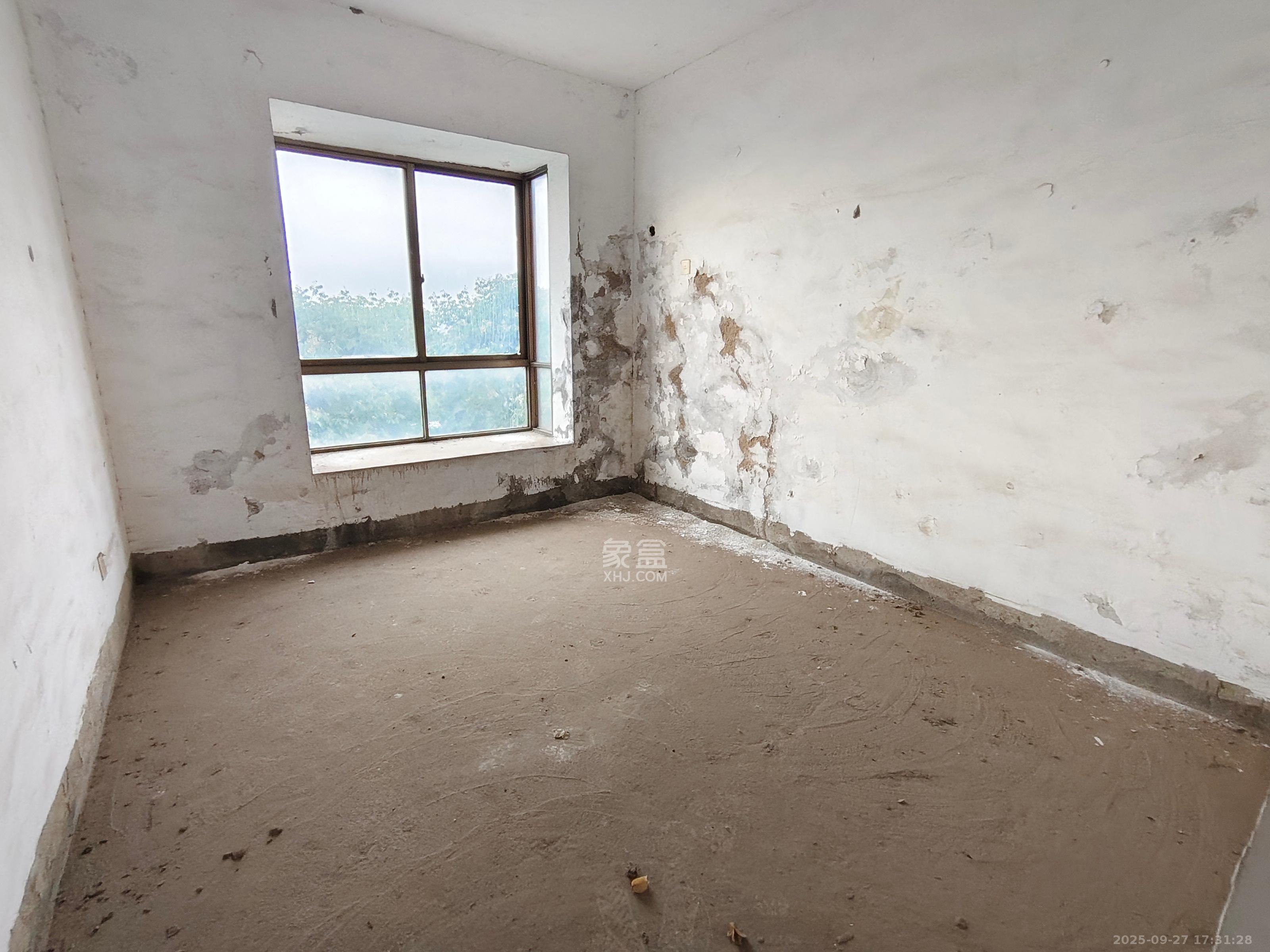 锦绣湘江 3室2厅2卫 48.80万 锦绣湘江 3室2厅2卫 48.80万客厅