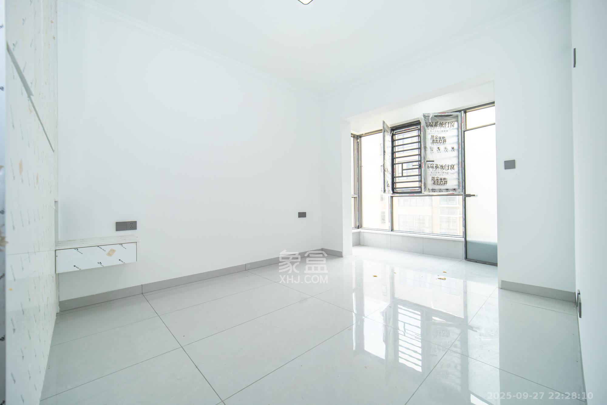 楚天世纪城西苑 3室2厅2卫 69.8万 楚天世纪城西苑 3室2厅2卫 69.8万卧室