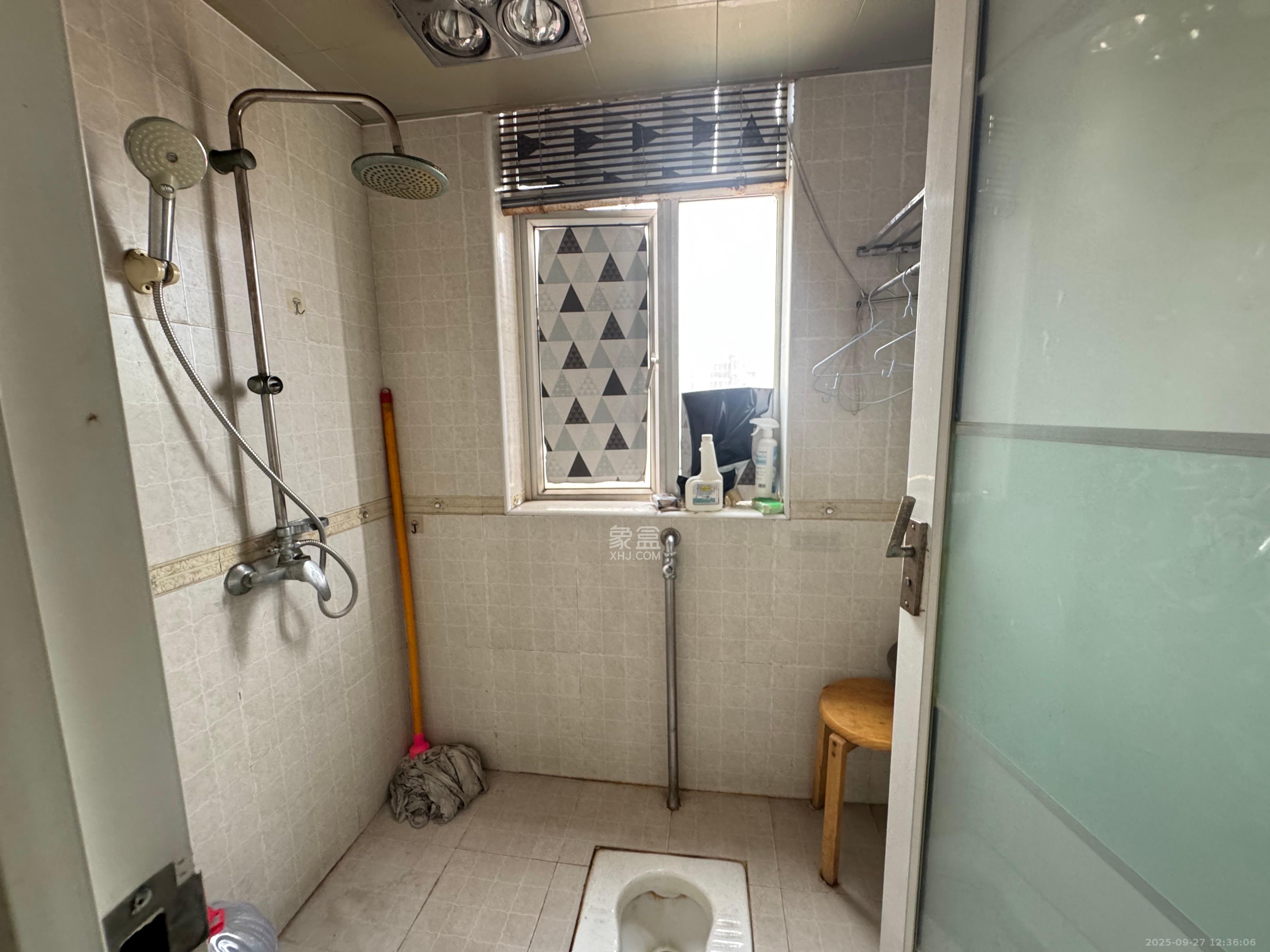 桔香鑫城  3室2厅1卫    2100.0元/月室内图