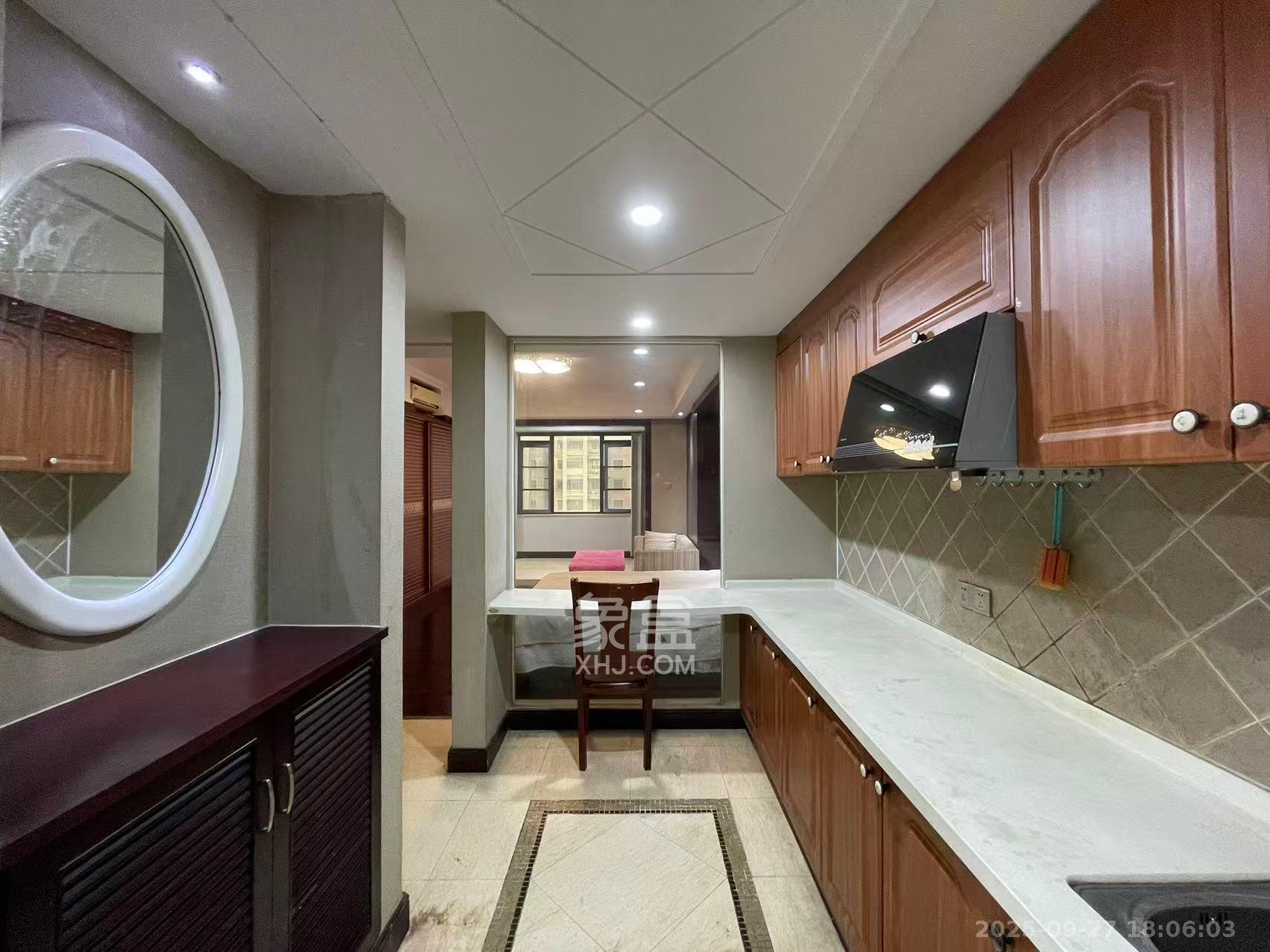 沁园春御院  1室0厅1卫    1800.0元/月 沁园春御院  1室0厅1卫    1800.0元/月室内图