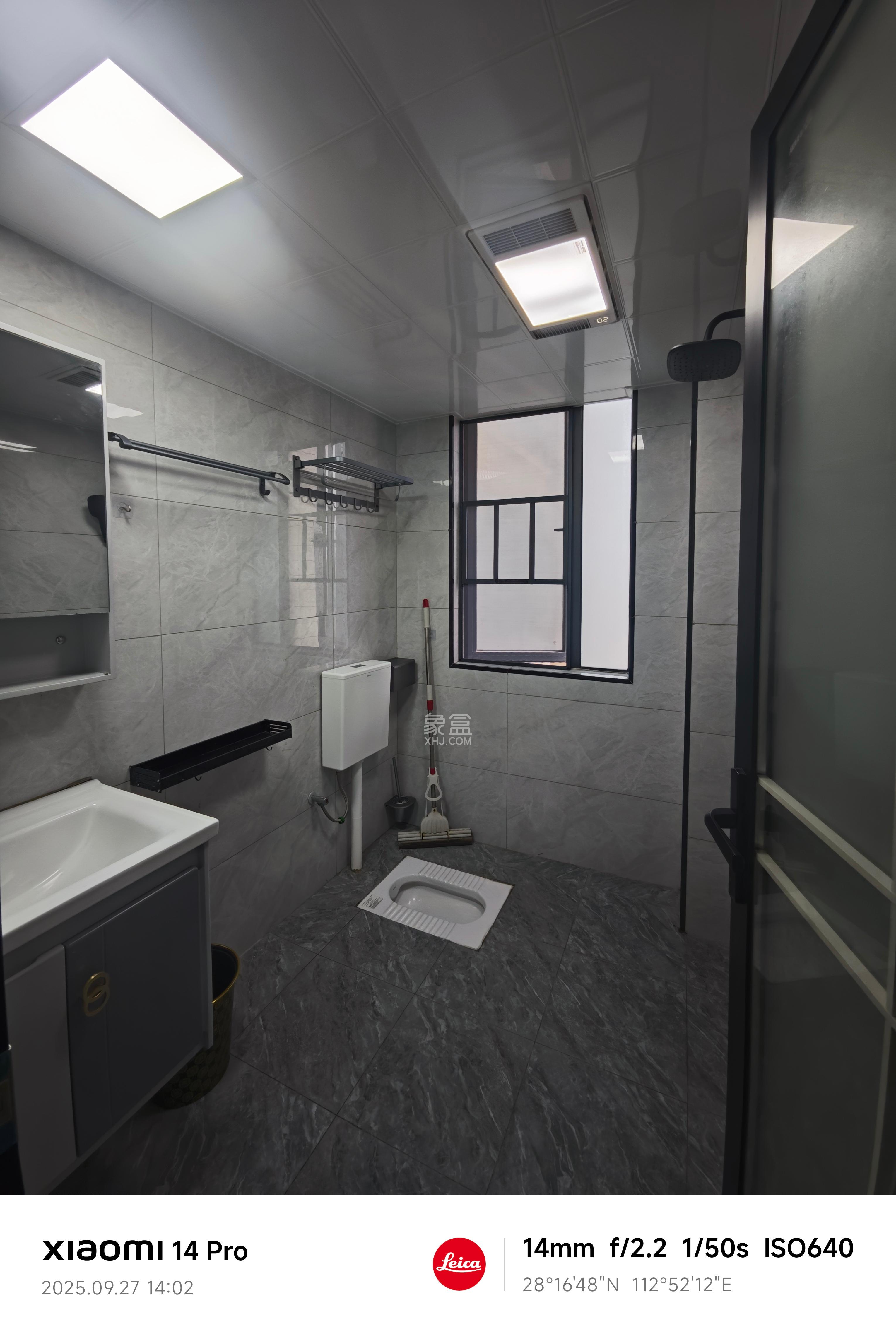 华城城市广场  3室2厅2卫    2000.0元/月室内图