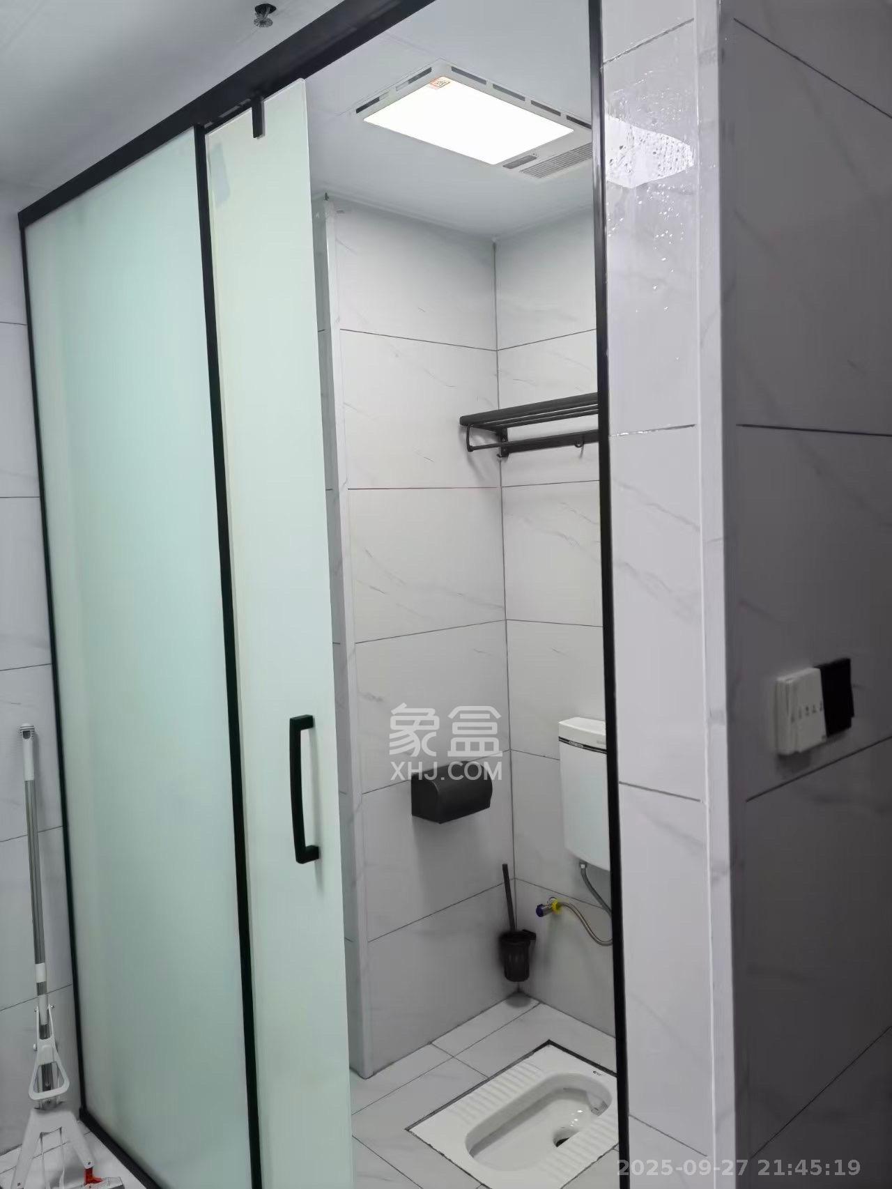 星沙算中心  1室1厅1卫   1500.00元/月室内图