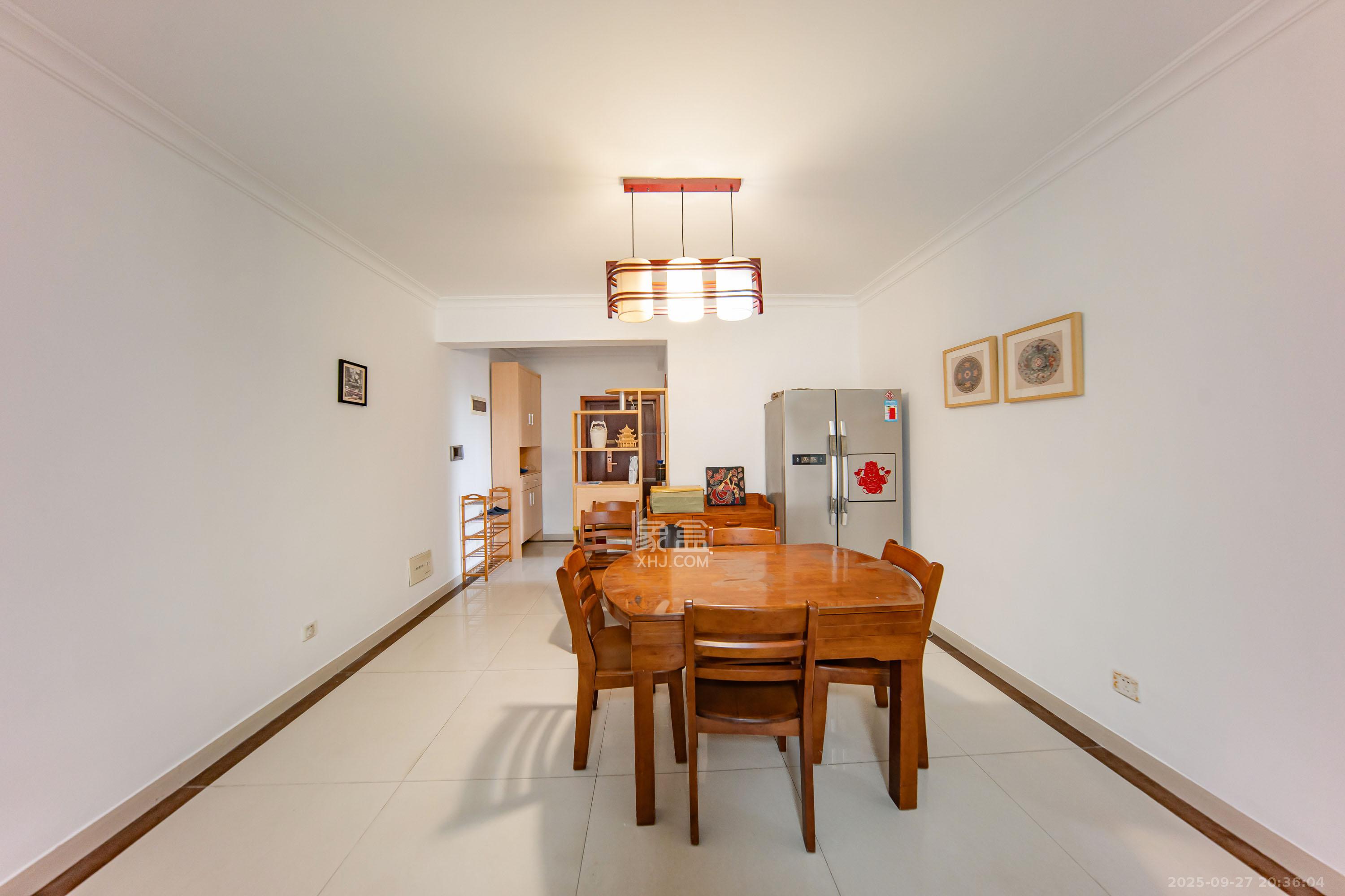 江山帝景雅典  3室2厅2卫    93.8万 江山帝景雅典  3室2厅2卫    93.8万客厅