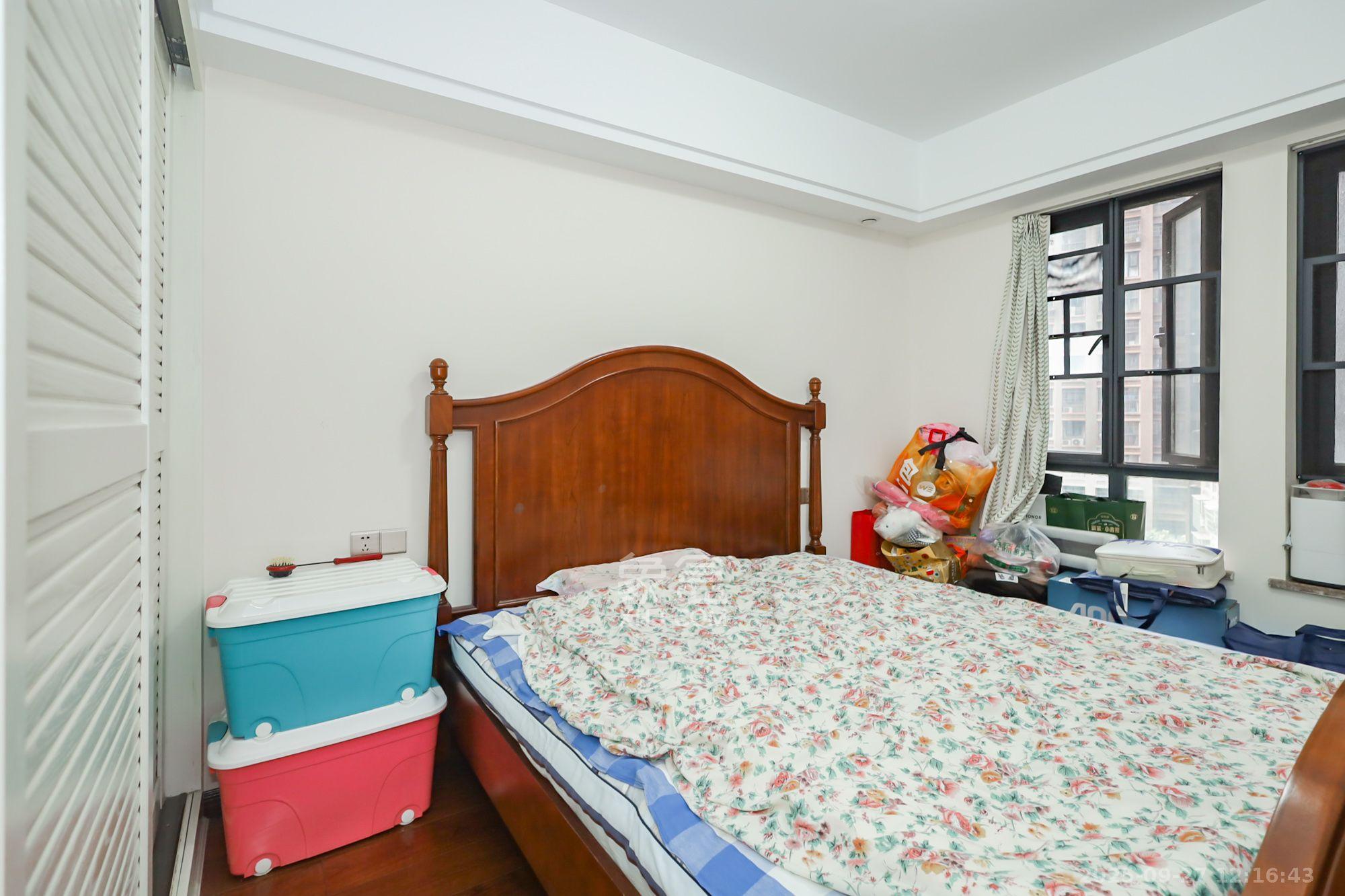 山水誉峰 3室2厅2卫 3500.0元/月 山水誉峰 3室2厅2卫 3500.0元/月室内图