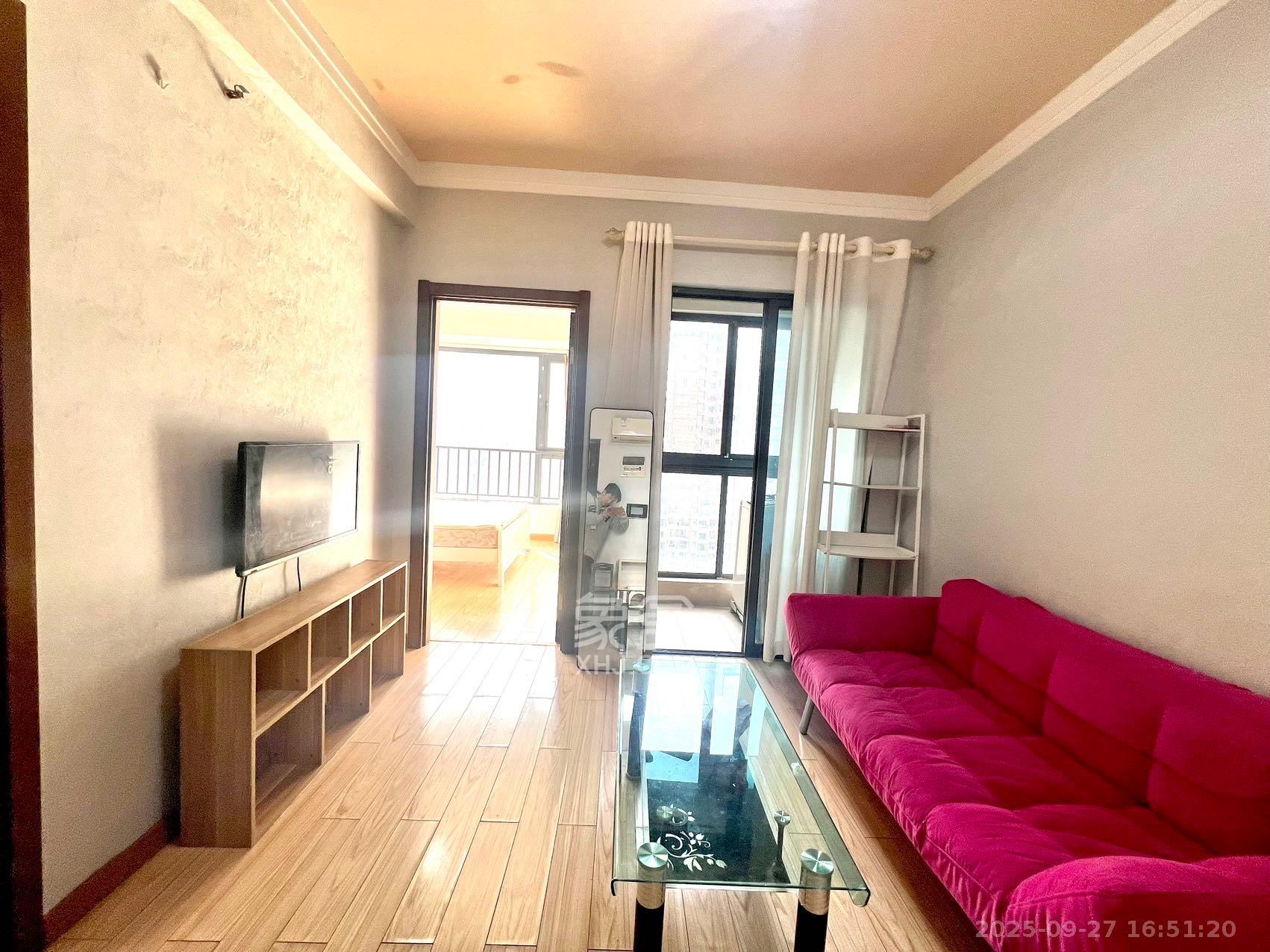 藏珑湖上国际花园 1室1厅1卫 1700.0元/月 藏珑湖上国际花园 1室1厅1卫 1700.0元/月室内图