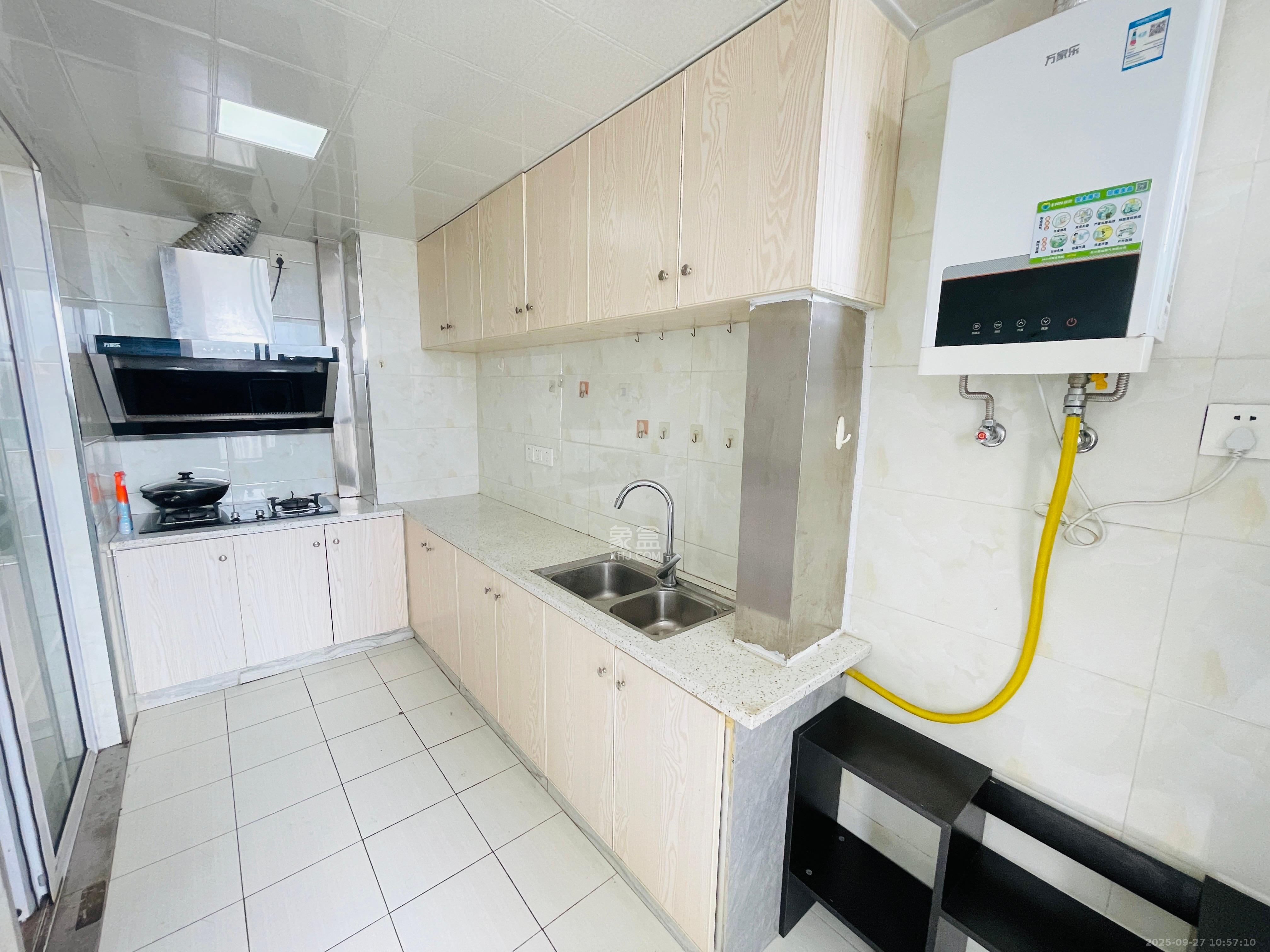 兰亭都荟(璟峰苑) 3室2厅2卫 3300.0元/月 兰亭都荟(璟峰苑) 3室2厅2卫 3300.0元/月室内图