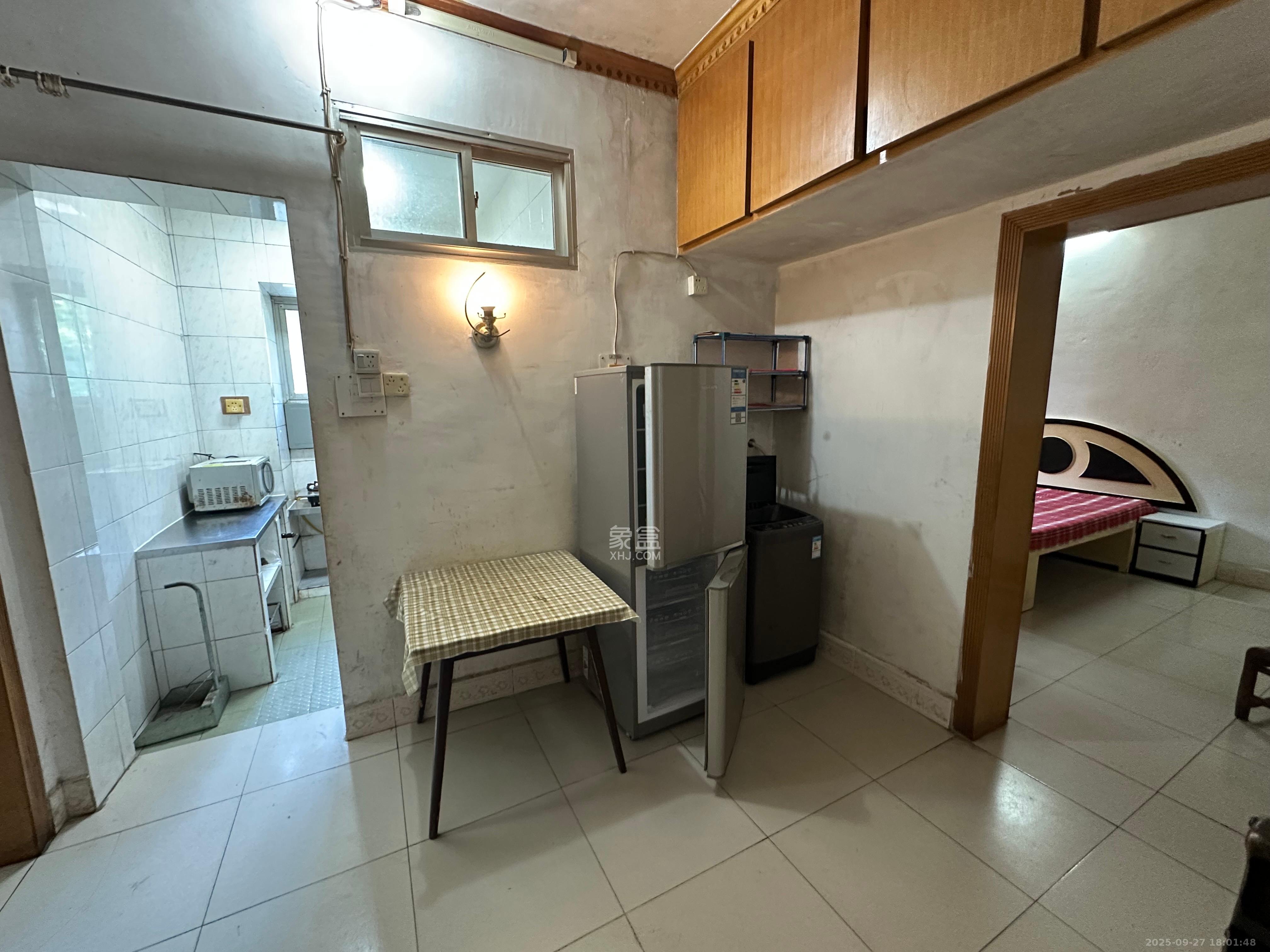 长监宿舍  2室1厅1卫    1300.0元/月室内图