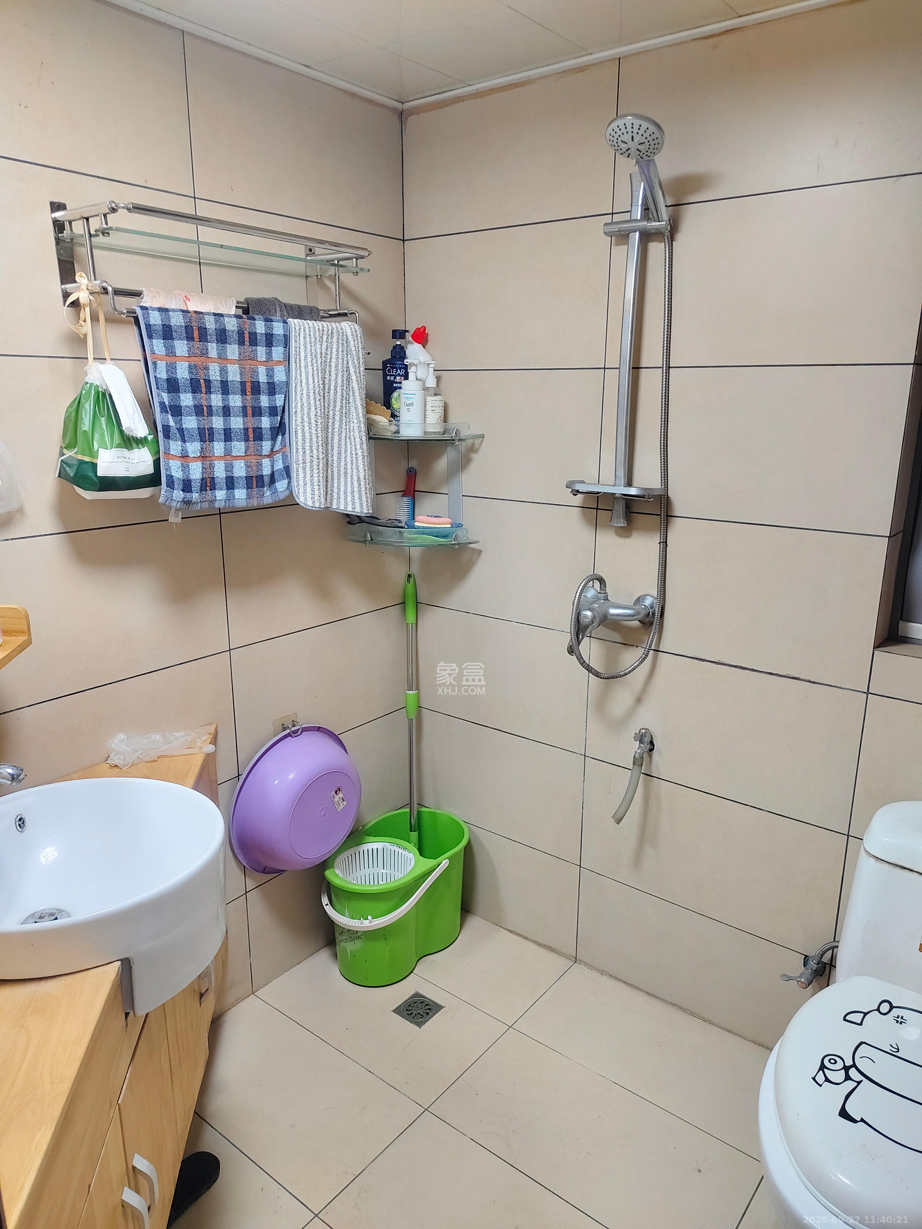 上海城小区 1室1厅1卫 2100.0元/月 上海城小区 1室1厅1卫 2100.0元/月室内图