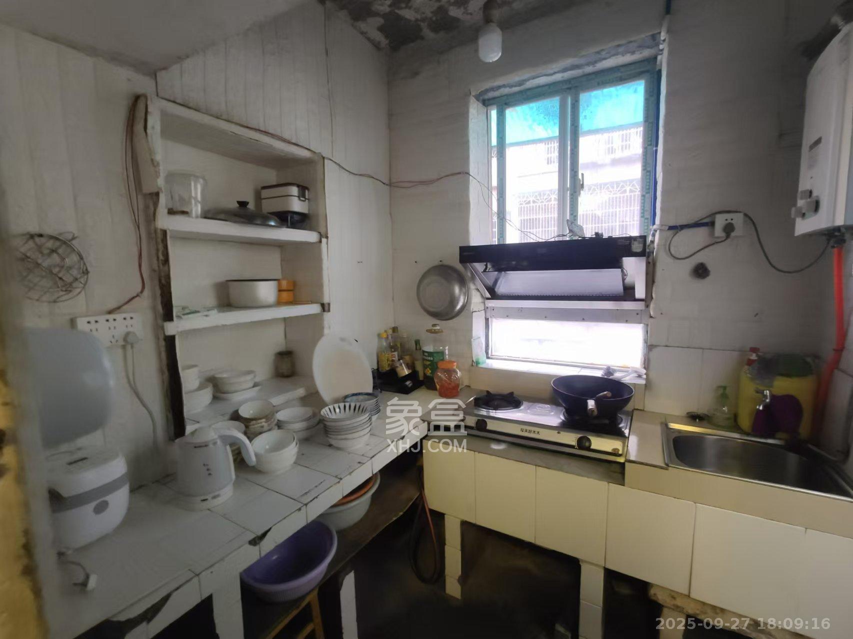 赤岗小区(一二三片) 1室1厅1卫 700.0元/月 赤岗小区(一二三片) 1室1厅1卫 700.0元/月室内图