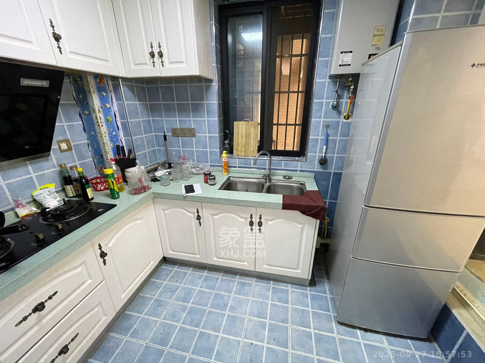 阿普阿布 2室1厅1卫 2700.0元/月 阿普阿布 2室1厅1卫 2700.0元/月室内图