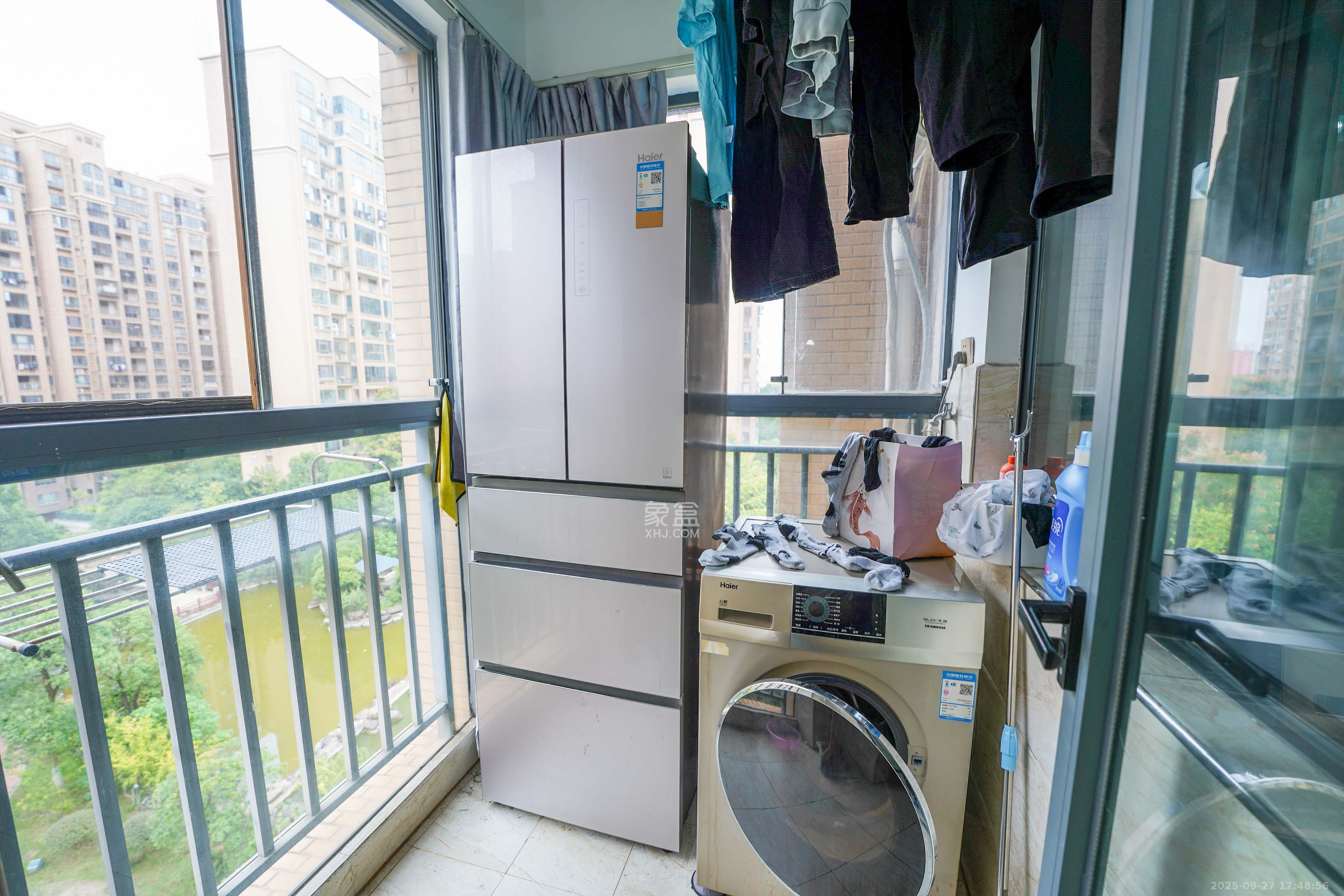 和美星城  3室2厅2卫    110.0万阳台