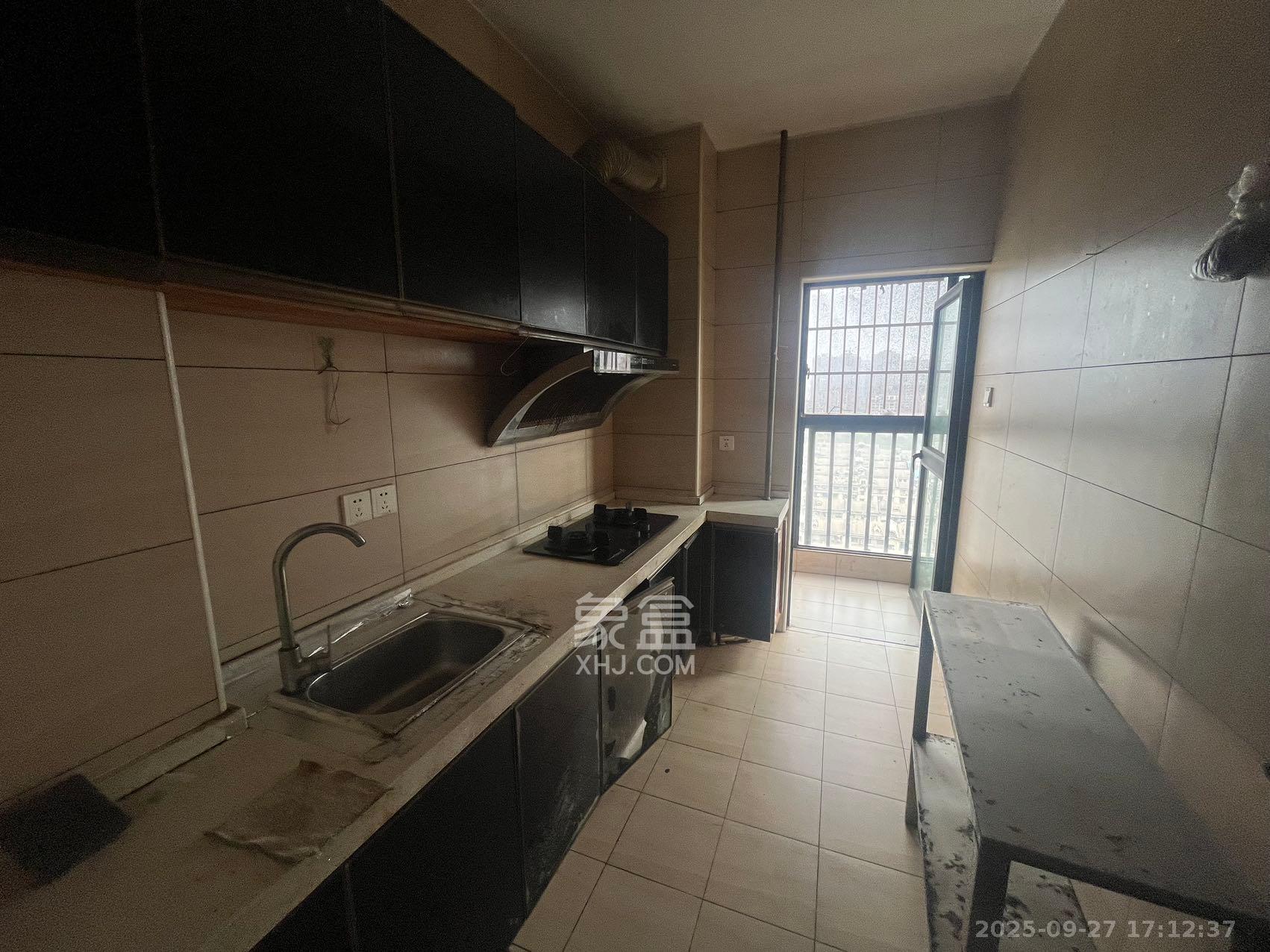 三江花中城 3室2厅2卫 2600.0元/月 三江花中城 3室2厅2卫 2600.0元/月室内图