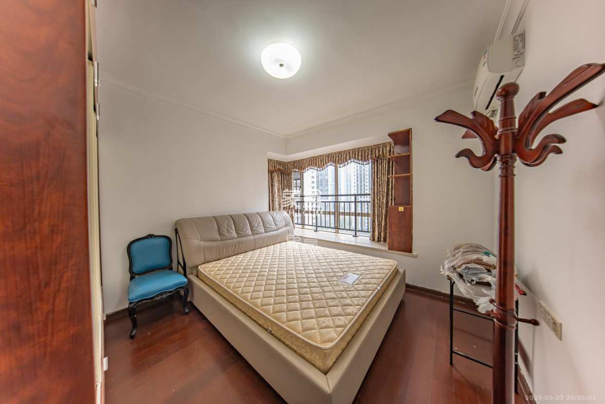 江山帝景雅典  3室2厅2卫    93.8万 江山帝景雅典  3室2厅2卫    93.8万卧室