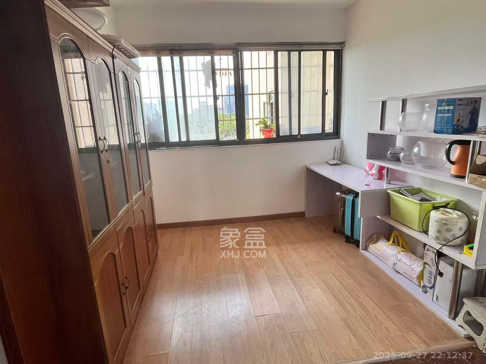 天元涉外桃园  4室2厅2卫    3000.0元/月室内图