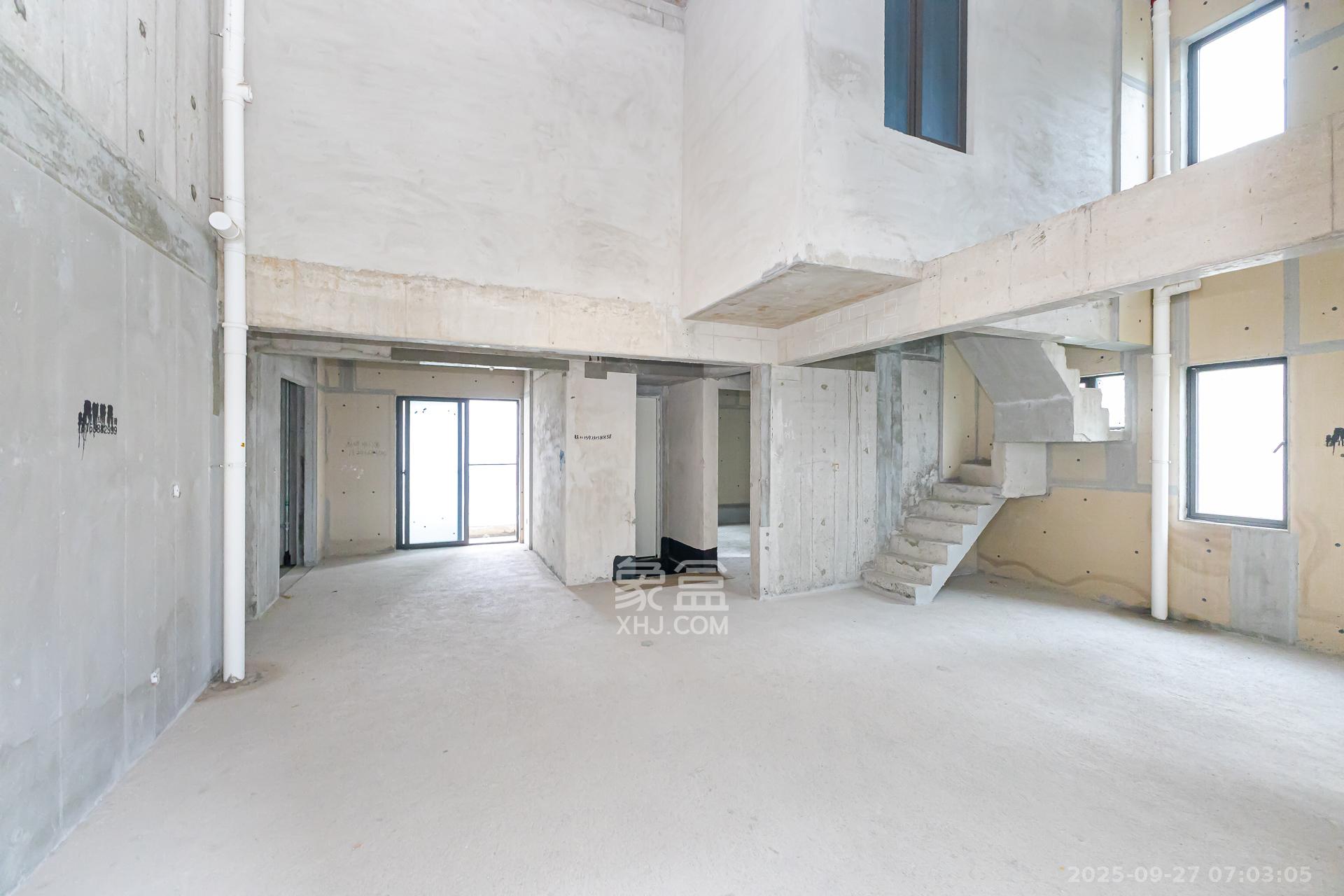 润和湘江天地C区 4室2厅2卫 156.0万 润和湘江天地C区 4室2厅2卫 156.0万客厅