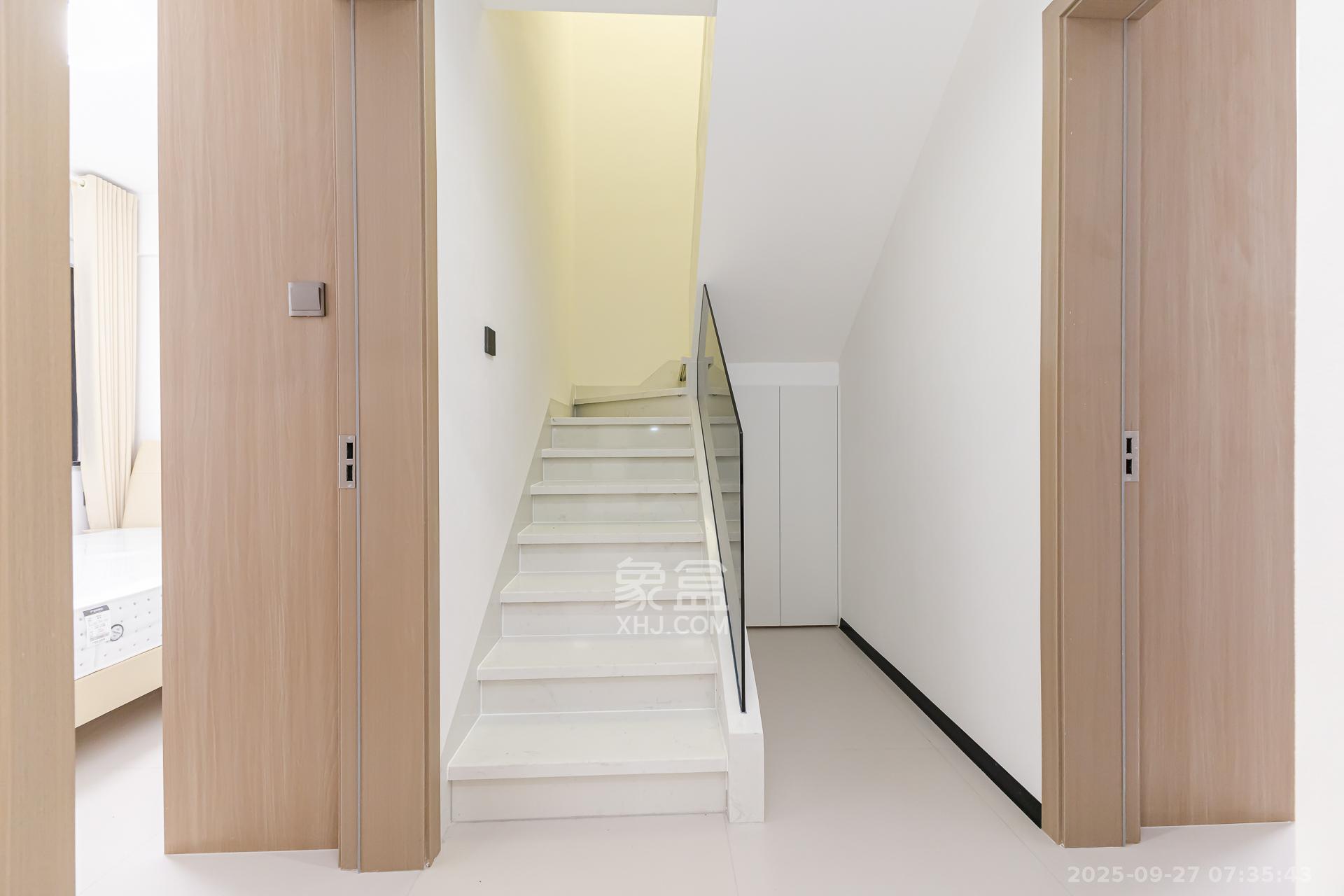 越秀湘江星汇城二期 4室2厅2卫 129.8万 越秀湘江星汇城二期 4室2厅2卫 129.8万客厅