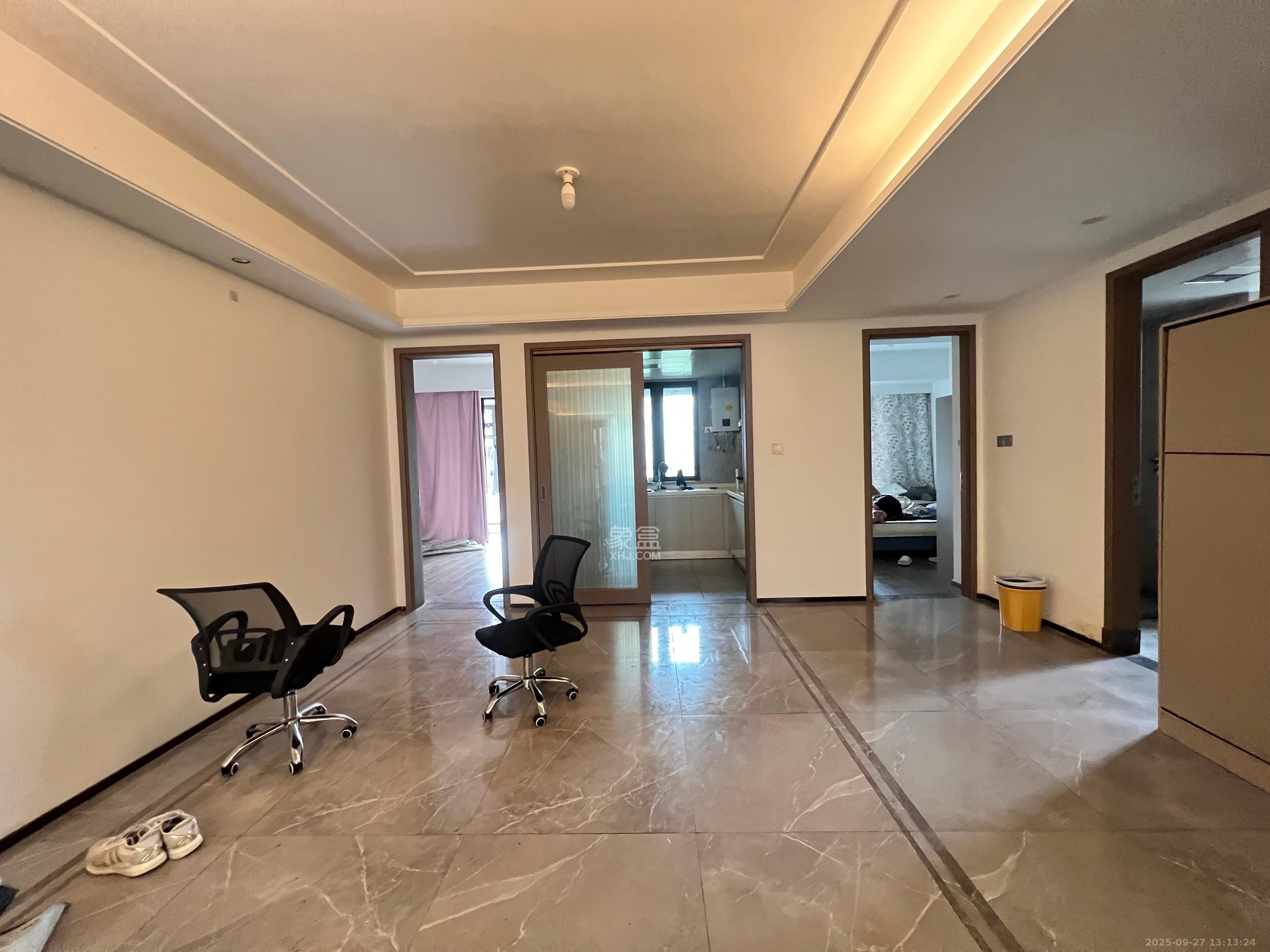 金茂建发泊悦 4室2厅1卫 4500.0元/月 金茂建发泊悦 4室2厅1卫 4500.0元/月室内图