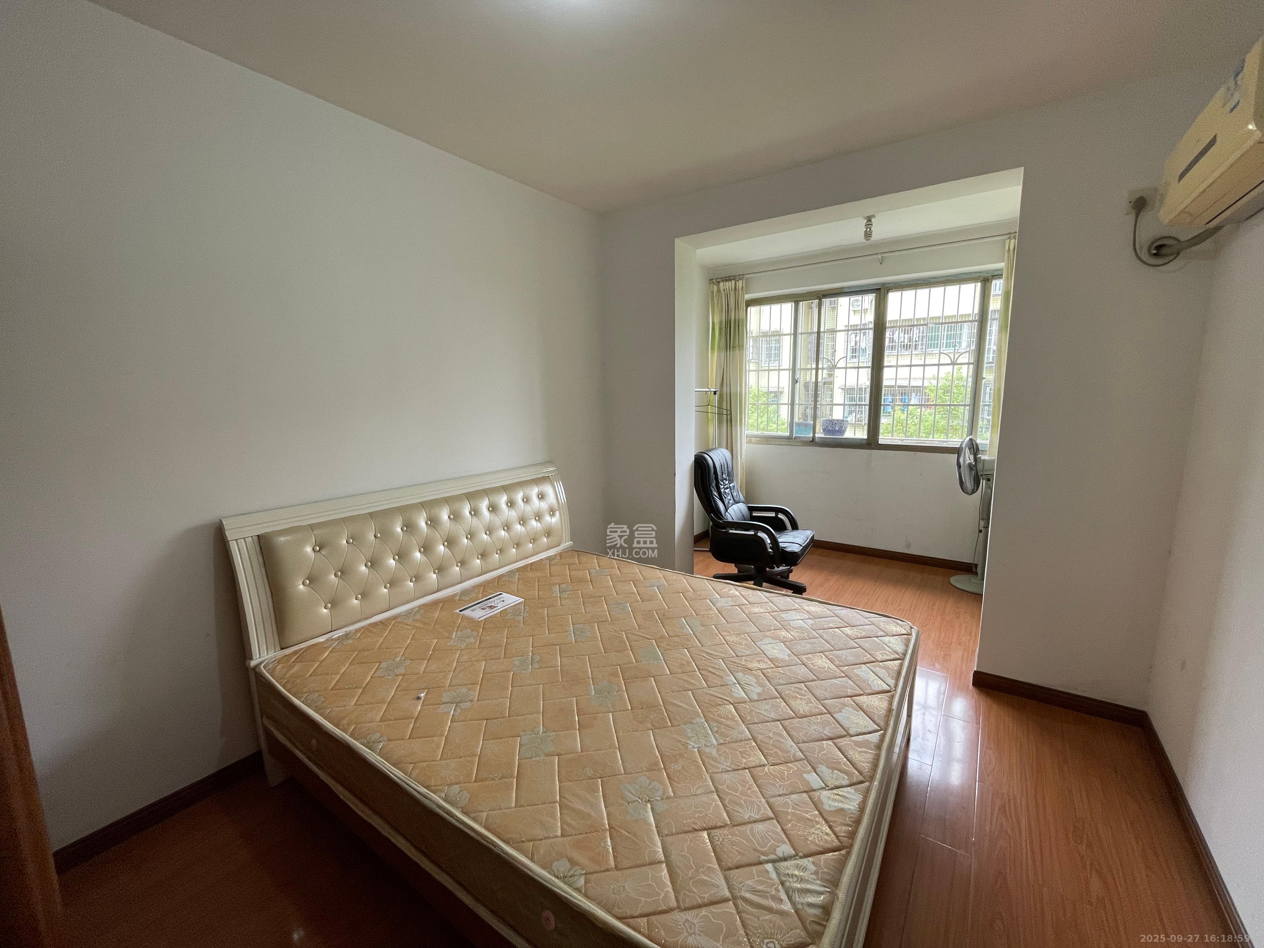 金峰小区北院(七里营社区) 3室2厅1卫 1800.0元/月 金峰小区北院(七里营社区) 3室2厅1卫 1800.0元/月室内图