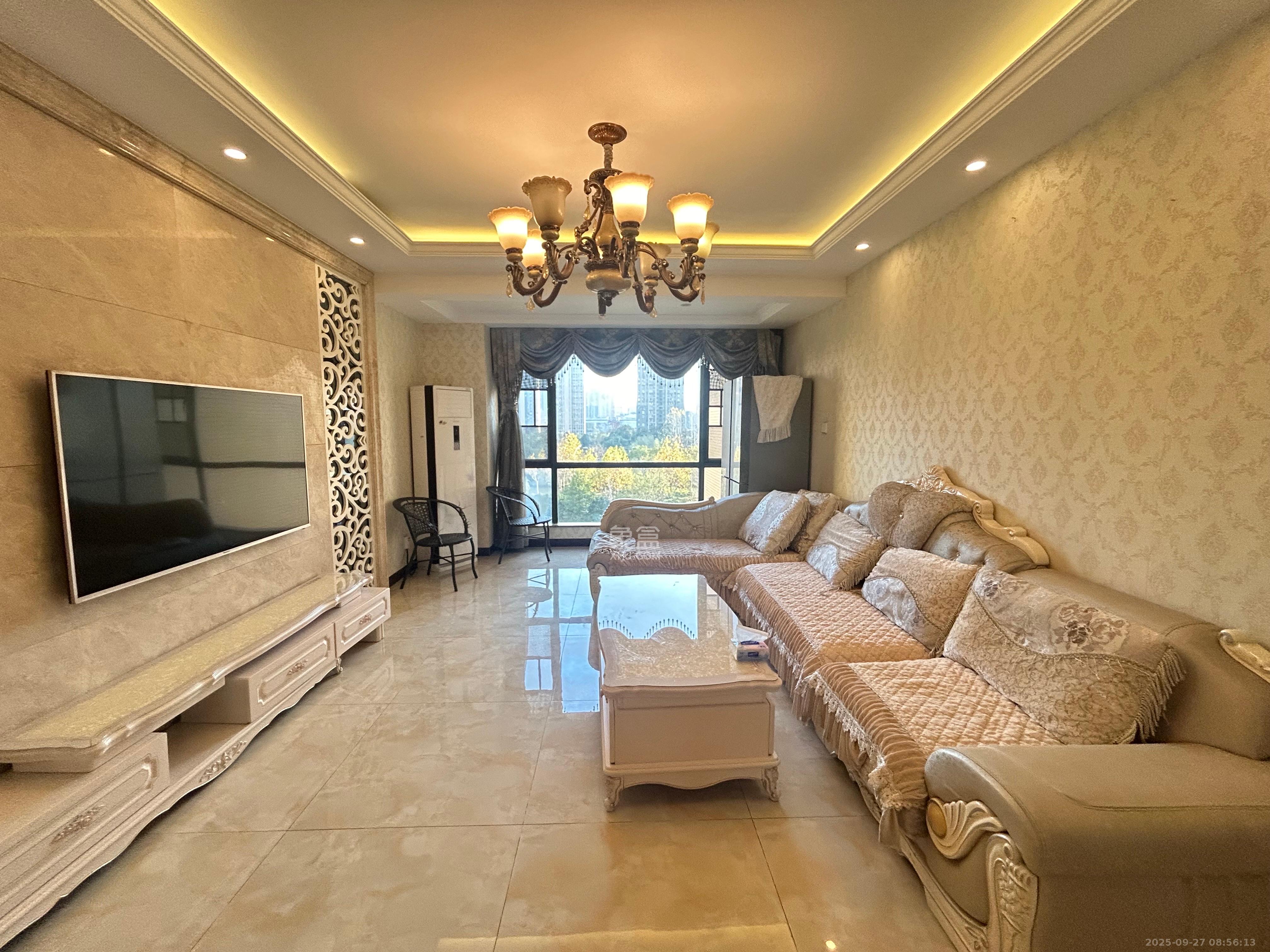 兰亭湾畔 4室2厅2卫 3200.0元/月 兰亭湾畔 4室2厅2卫 3200.0元/月室内图