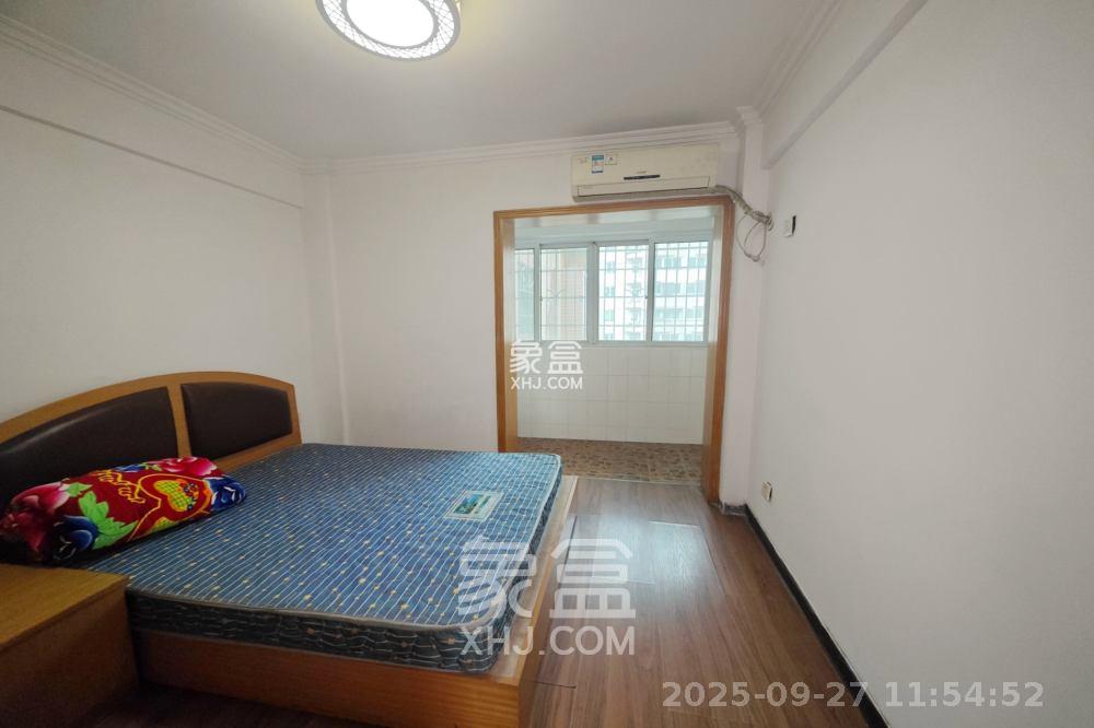 今利园 3室2厅2卫 2400.0元/月 今利园 3室2厅2卫 2400.0元/月室内图