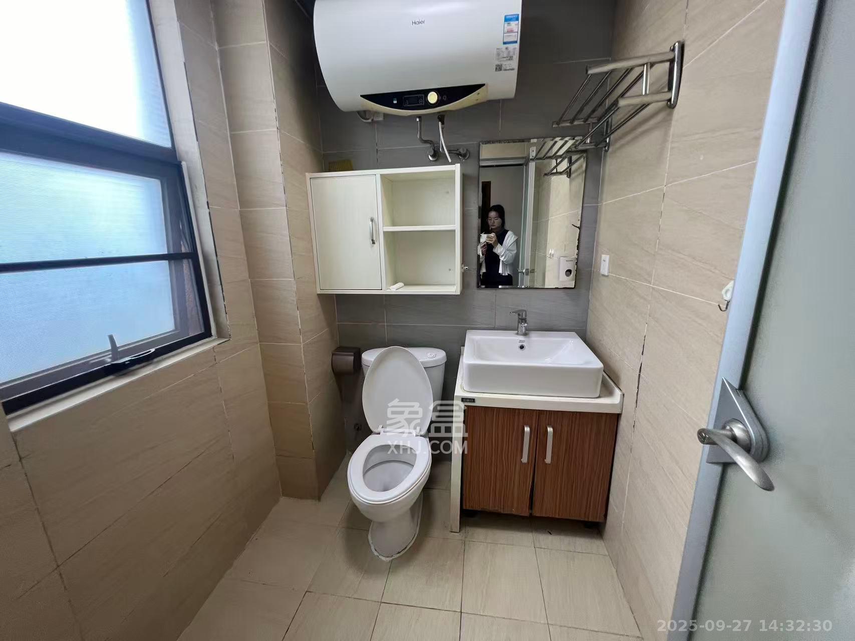 长盛上东区 1室1厅1卫 1500.0元/月 长盛上东区 1室1厅1卫 1500.0元/月室内图