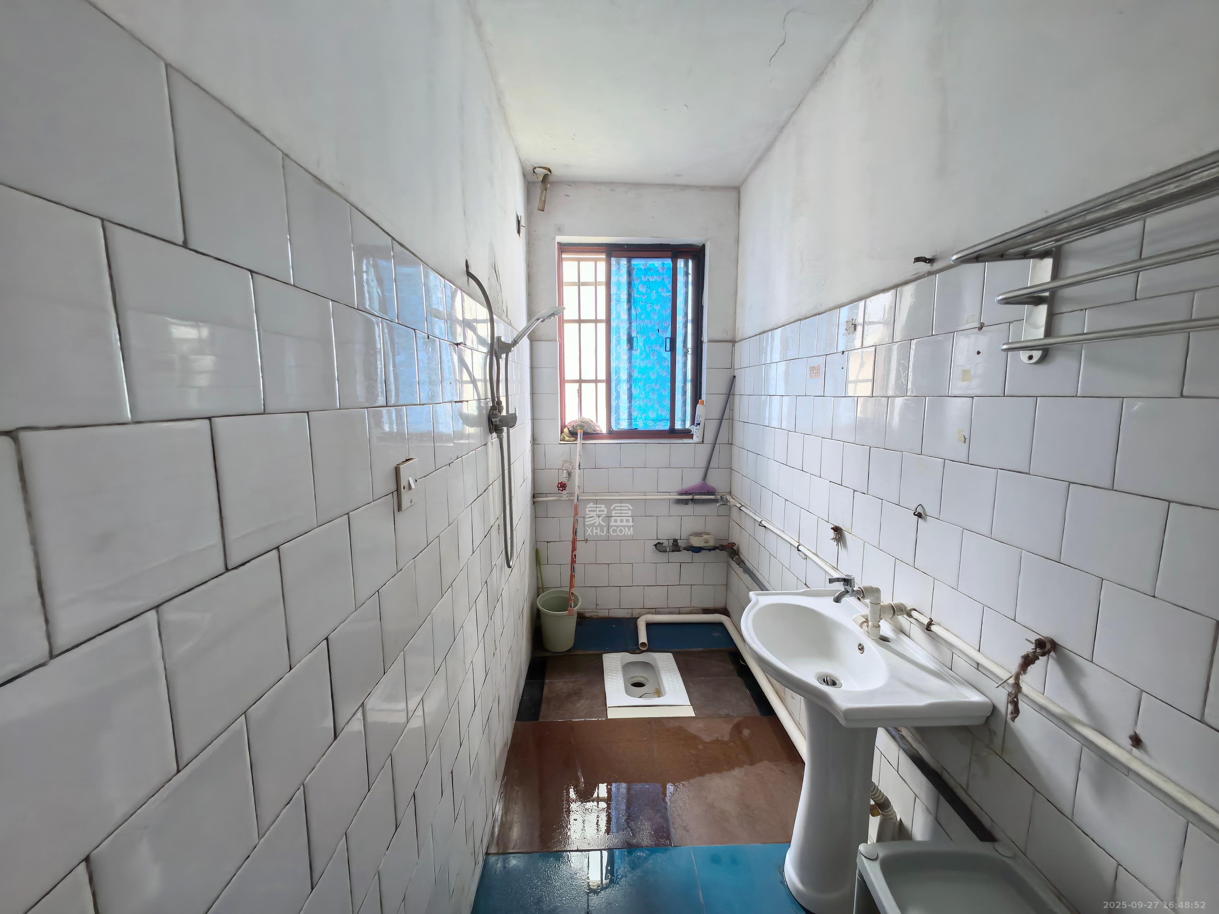 岳麓区教师村  3室2厅1卫    2200.0元/月室内图