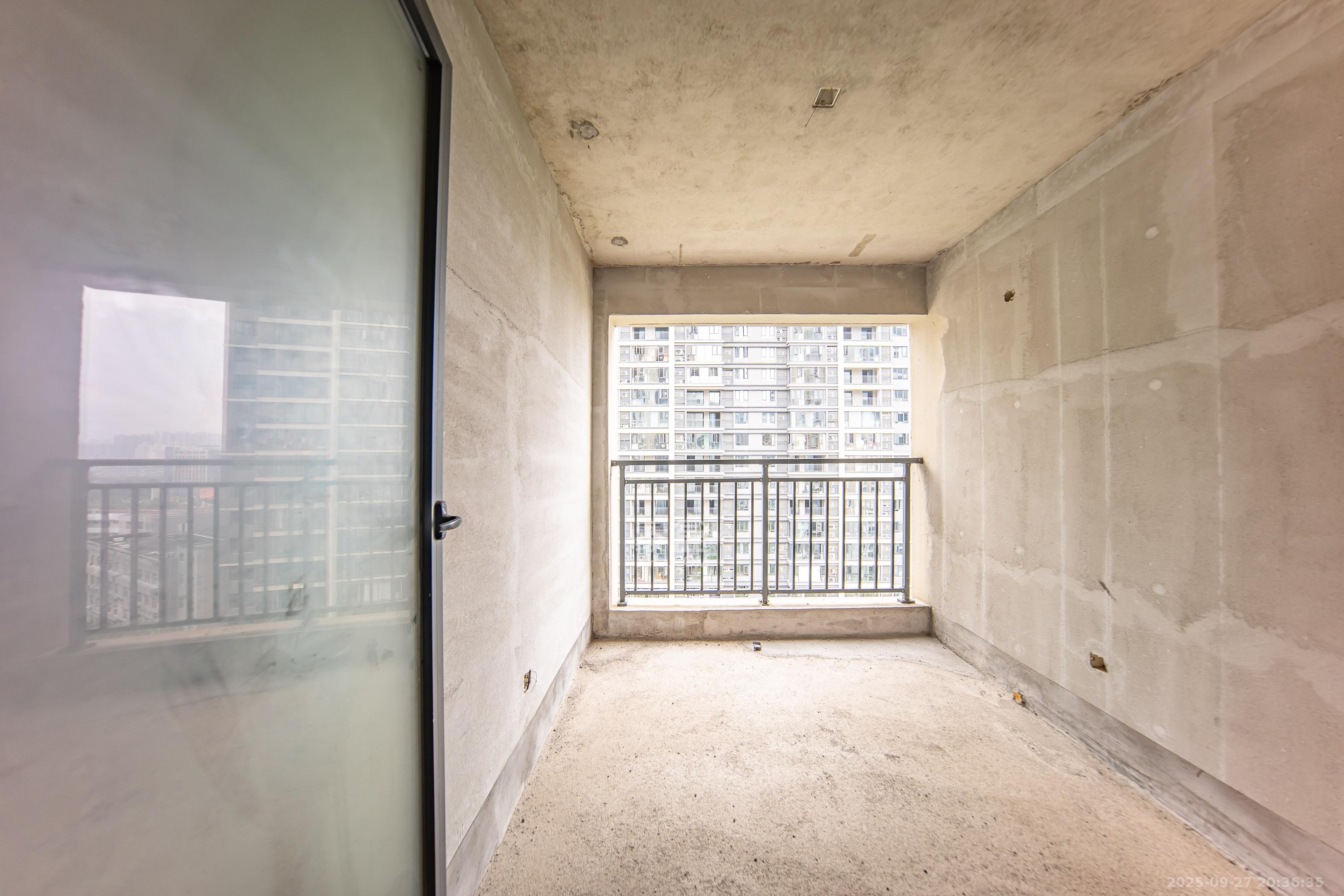 汉高学士府 4室2厅2卫 98.0万 汉高学士府 4室2厅2卫 98.0万卧室