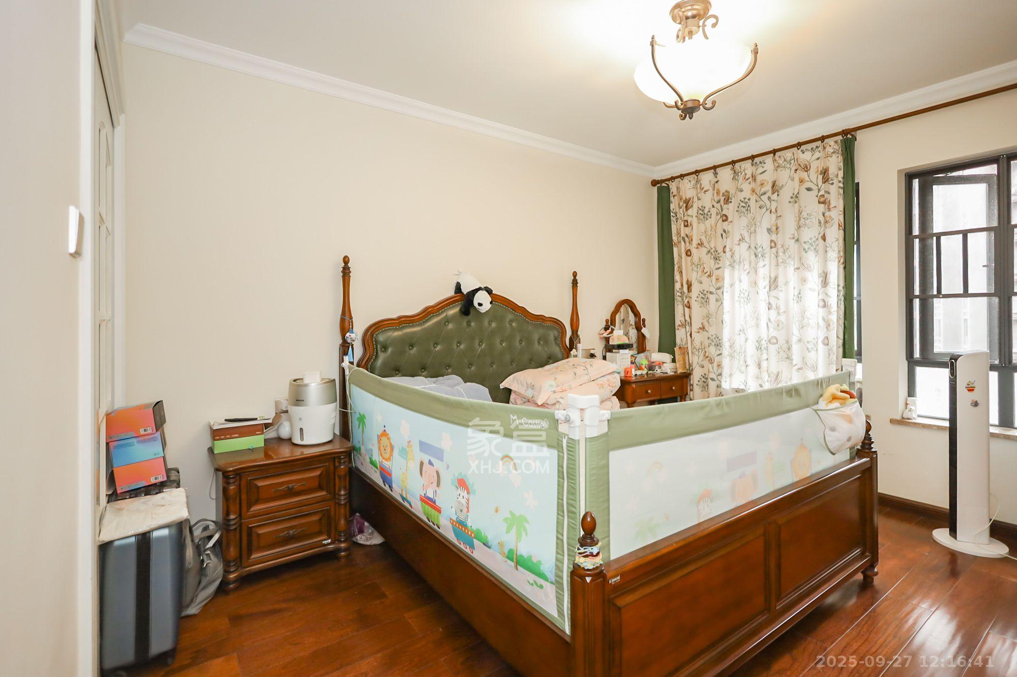 山水誉峰 3室2厅2卫 3500.0元/月 山水誉峰 3室2厅2卫 3500.0元/月室内图