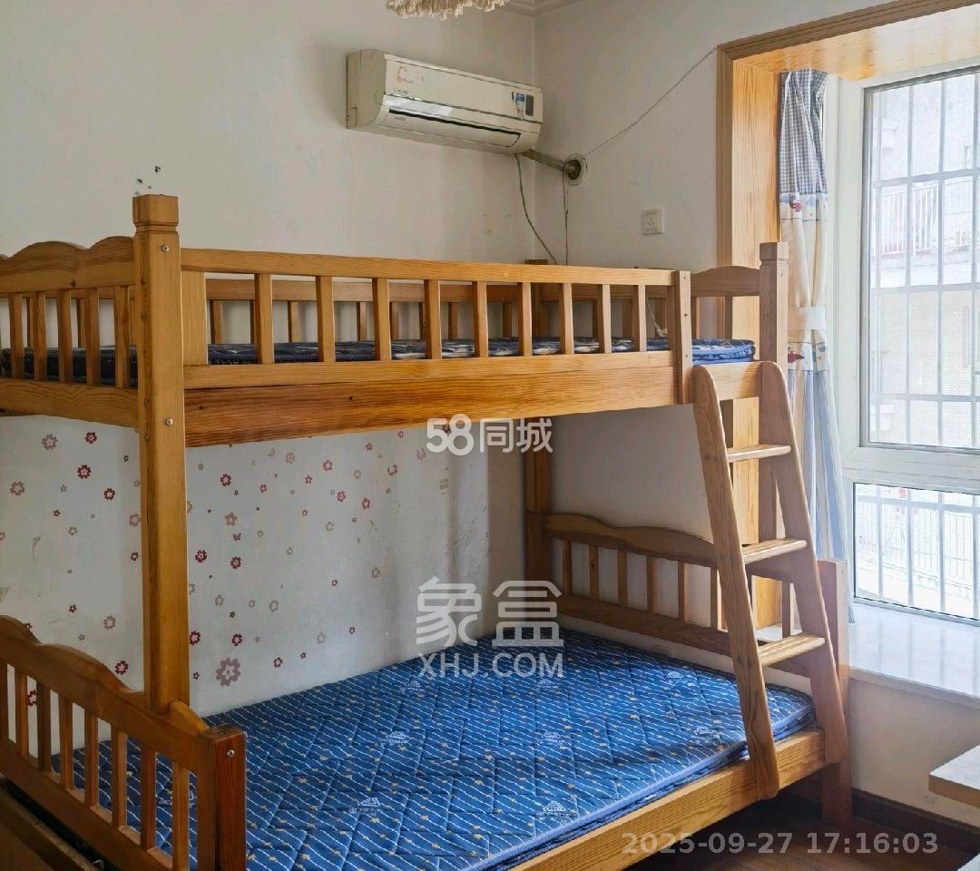 金碧文华  1室2厅1卫    2100.0元/月室内图