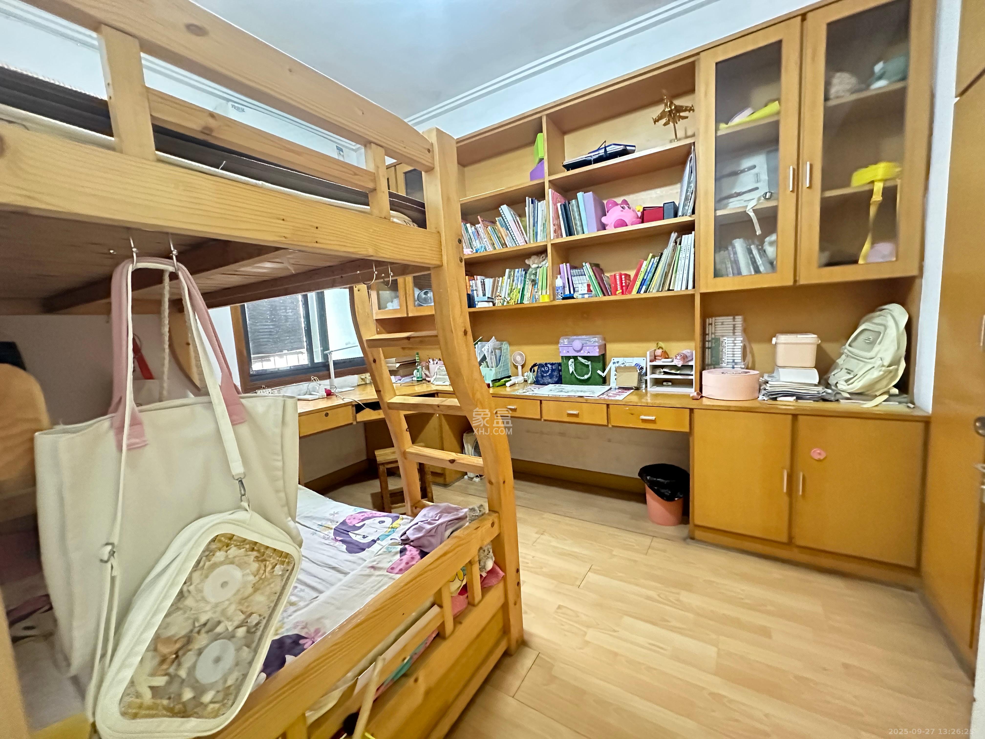 南沙公寓  1室1厅1卫    1600.0元/月室内图