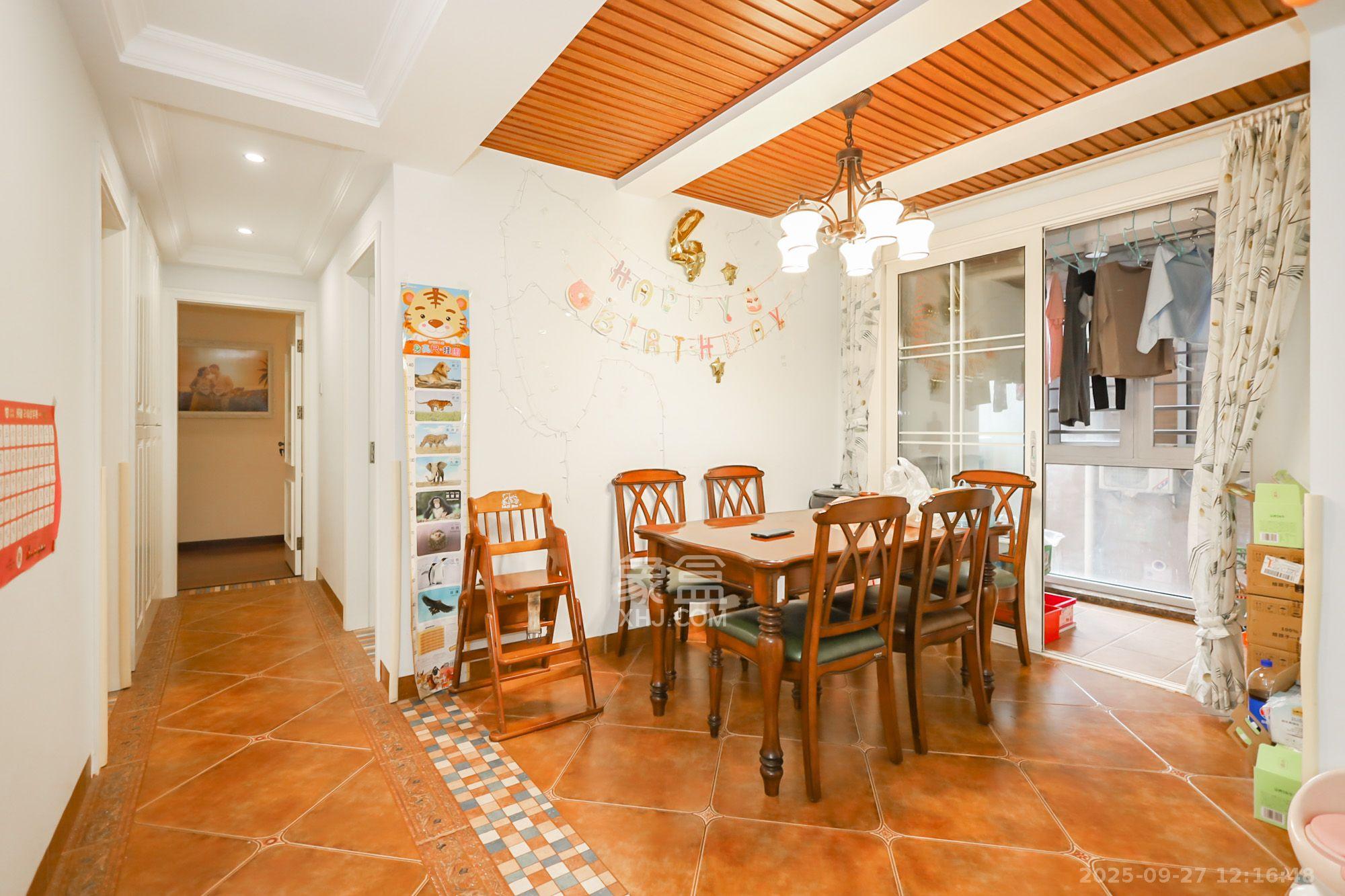 山水誉峰 3室2厅2卫 3500.0元/月 山水誉峰 3室2厅2卫 3500.0元/月室内图