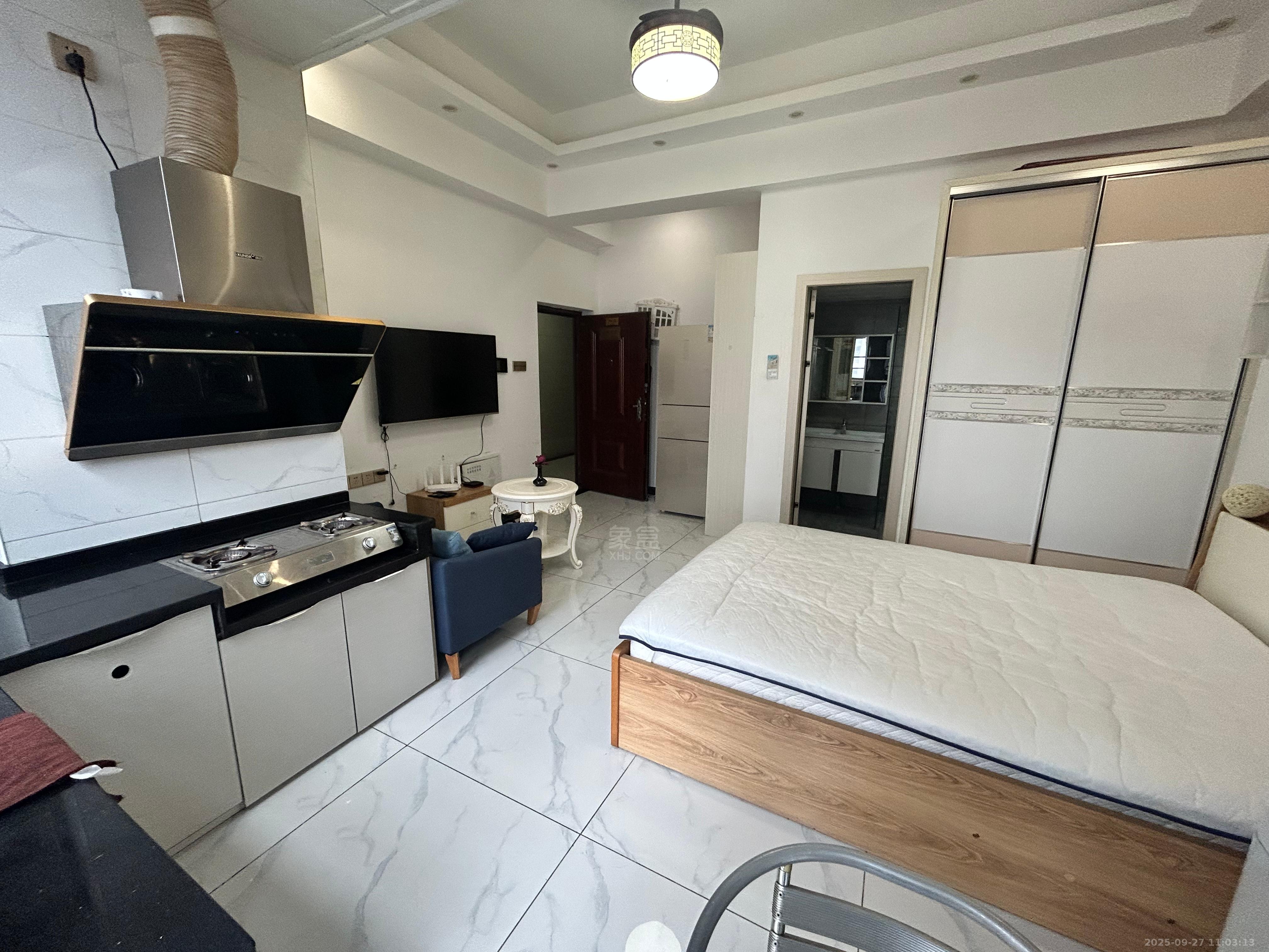 流金岁月-华晨国际 1室1厅1卫 1300.00元/月 流金岁月-华晨国际 1室1厅1卫 1300.00元/月室内图