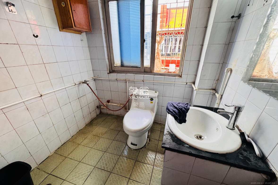 楚湘街二条巷散盘 2室1厅1卫 1200.0元/月 楚湘街二条巷散盘 2室1厅1卫 1200.0元/月室内图