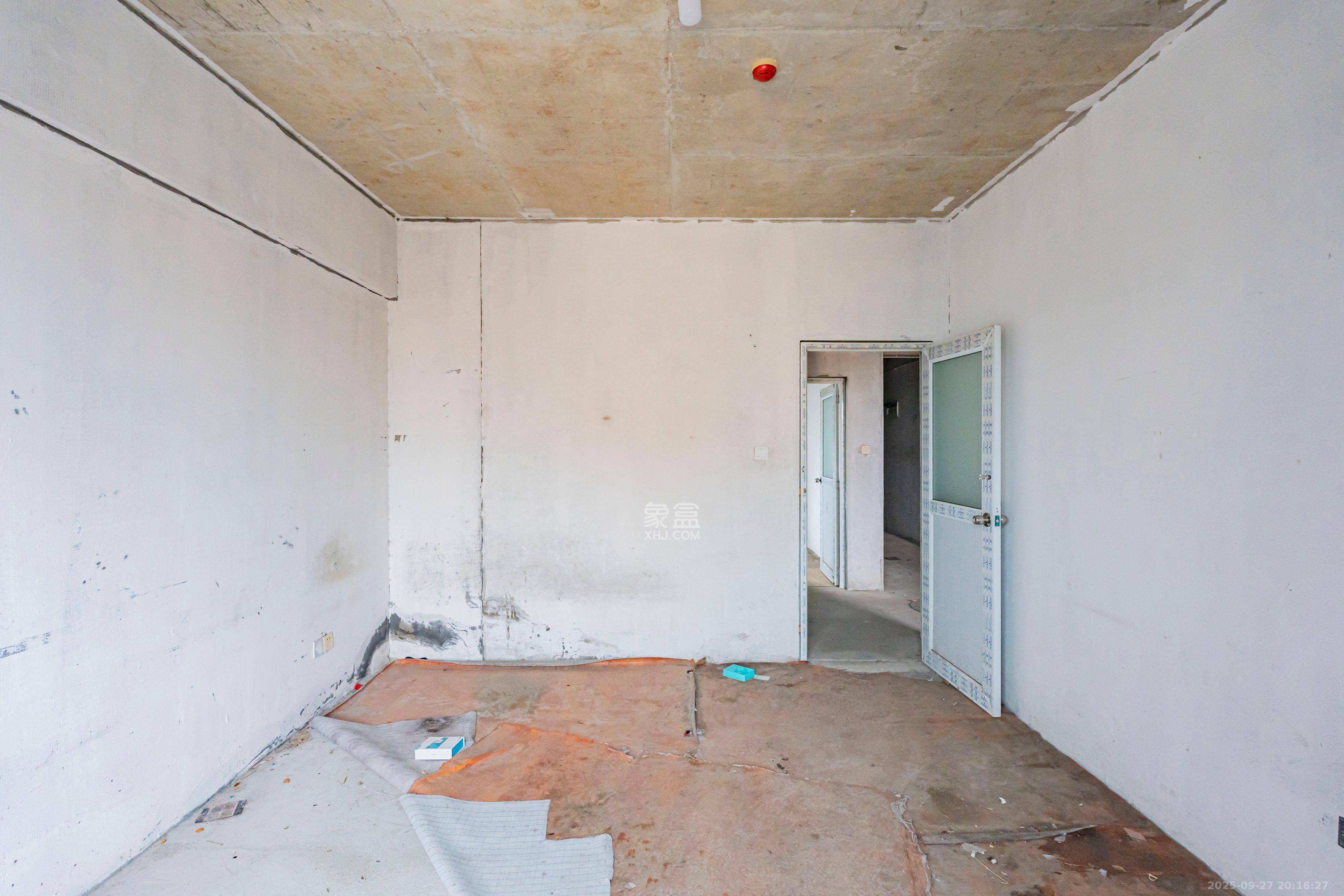 上林紫郡(锦顺和园) 3室2厅1卫 90.0万 上林紫郡(锦顺和园) 3室2厅1卫 90.0万卧室