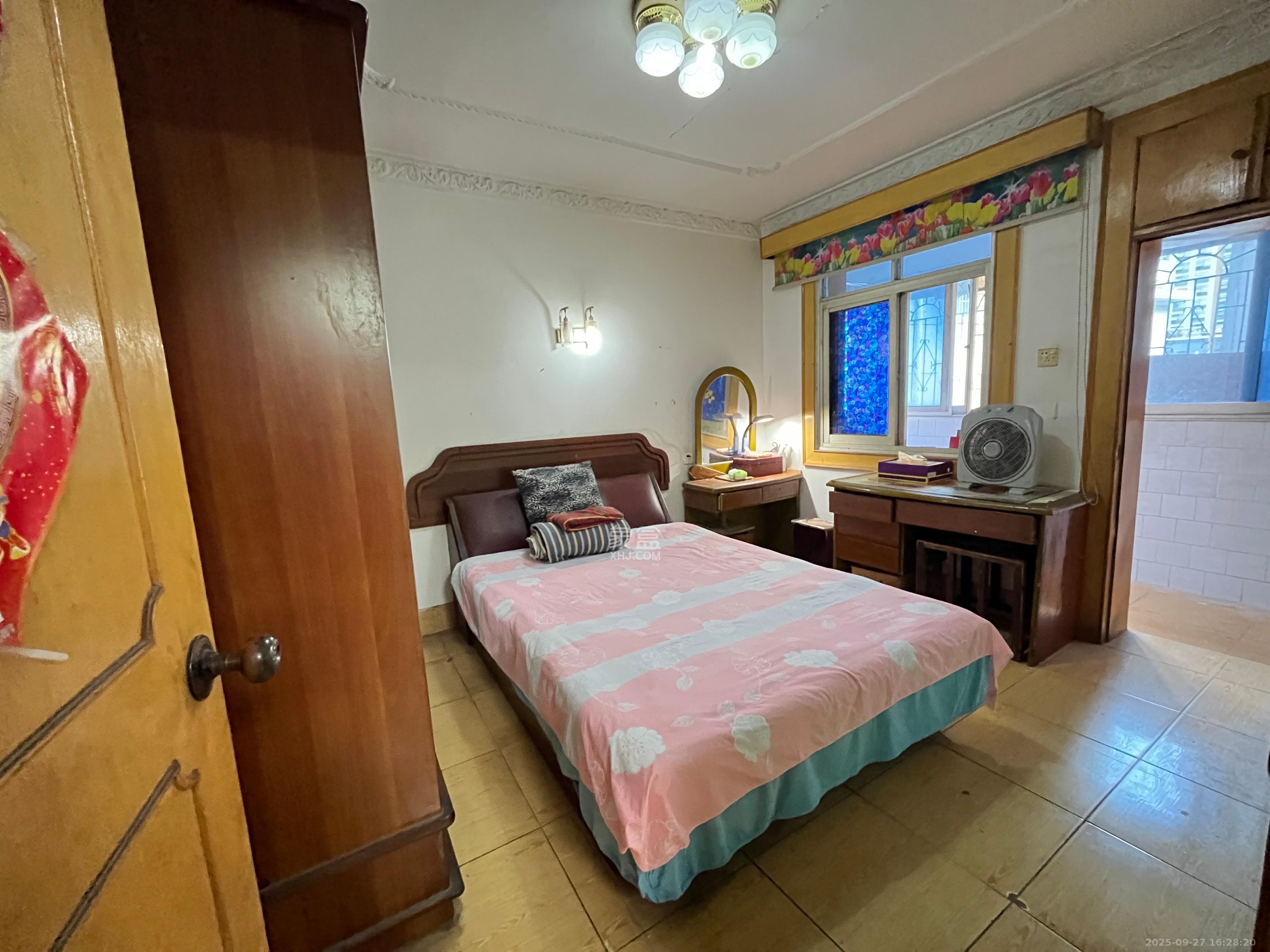 书苑花园(书院花园) 2室2厅1卫 1300.0元/月 书苑花园(书院花园) 2室2厅1卫 1300.0元/月室内图