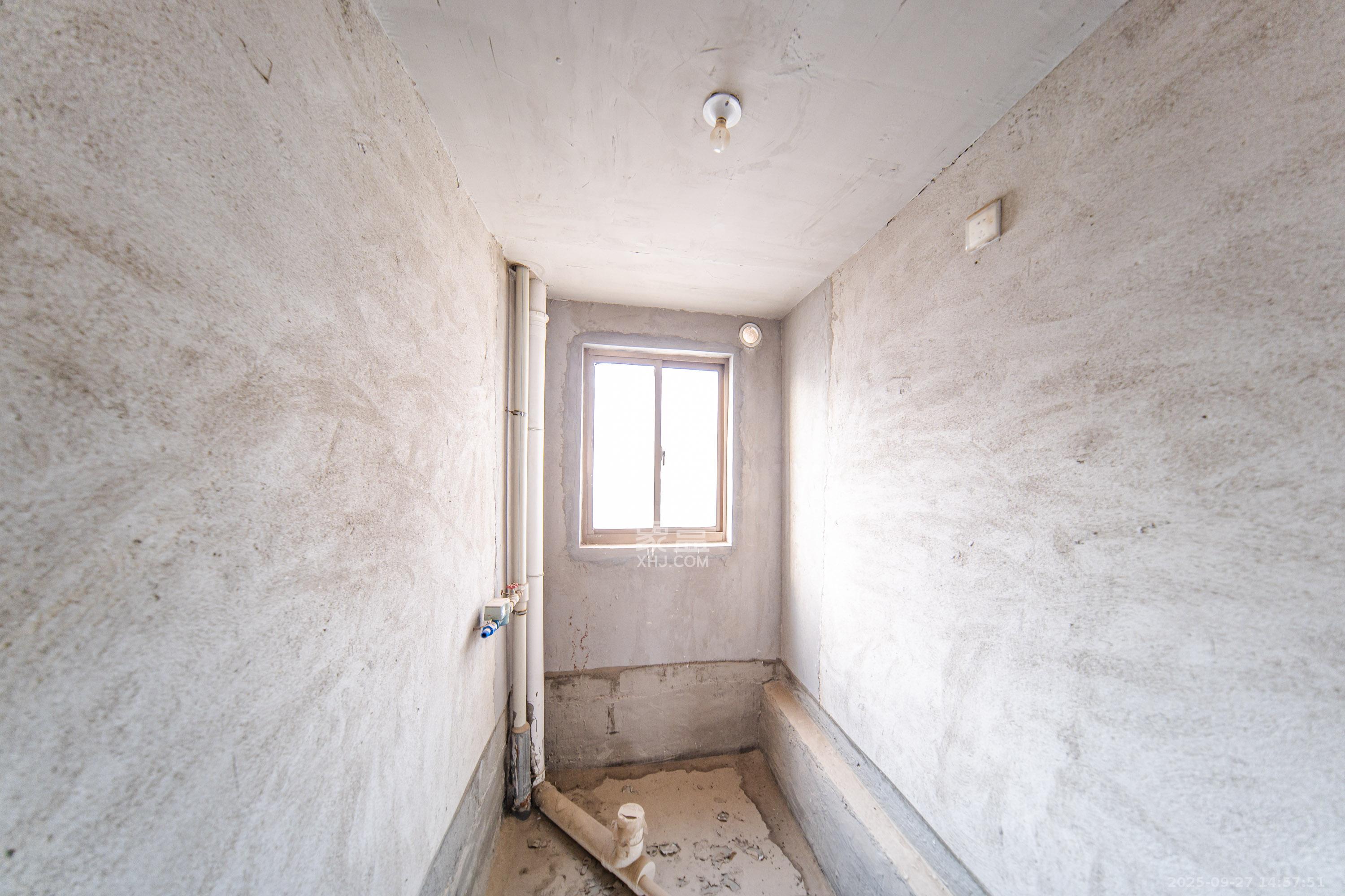 江滨家园 3室2厅1卫 50.88万 江滨家园 3室2厅1卫 50.88万卫生间