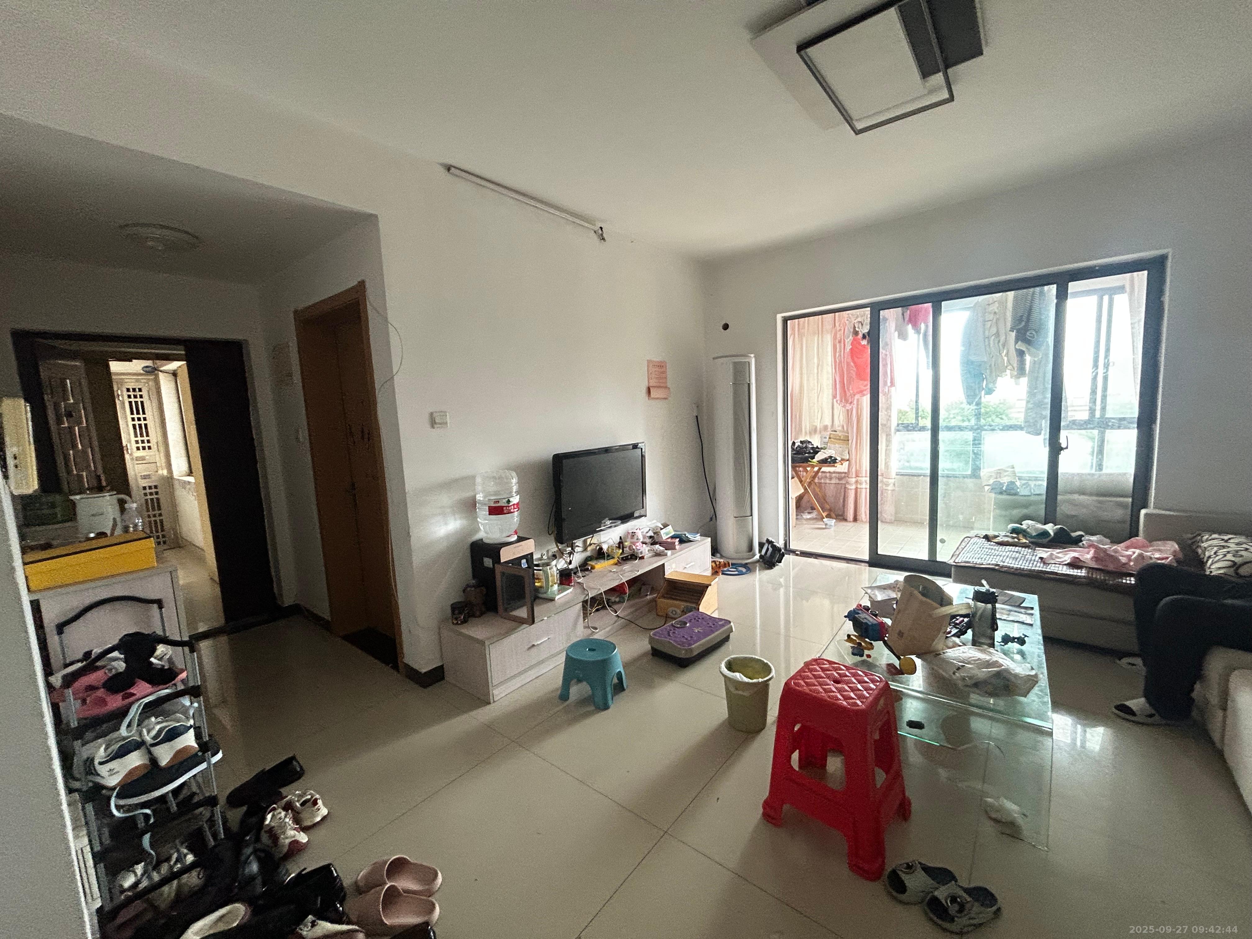 上海城小区  4室2厅2卫   2500.00元/月