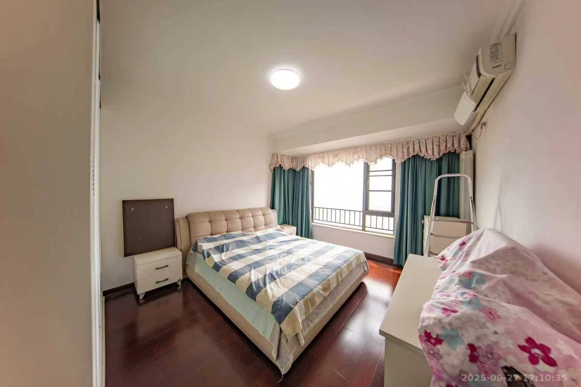 中海国际一期  4室2厅2卫    2500.0元/月室内图