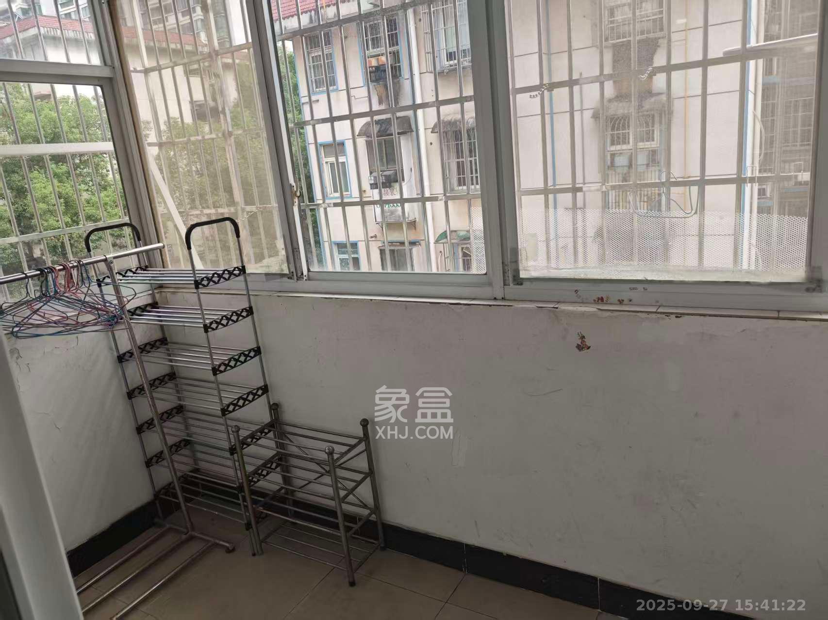 静谧园 2室1厅1卫 1400.0元/月 静谧园 2室1厅1卫 1400.0元/月室内图