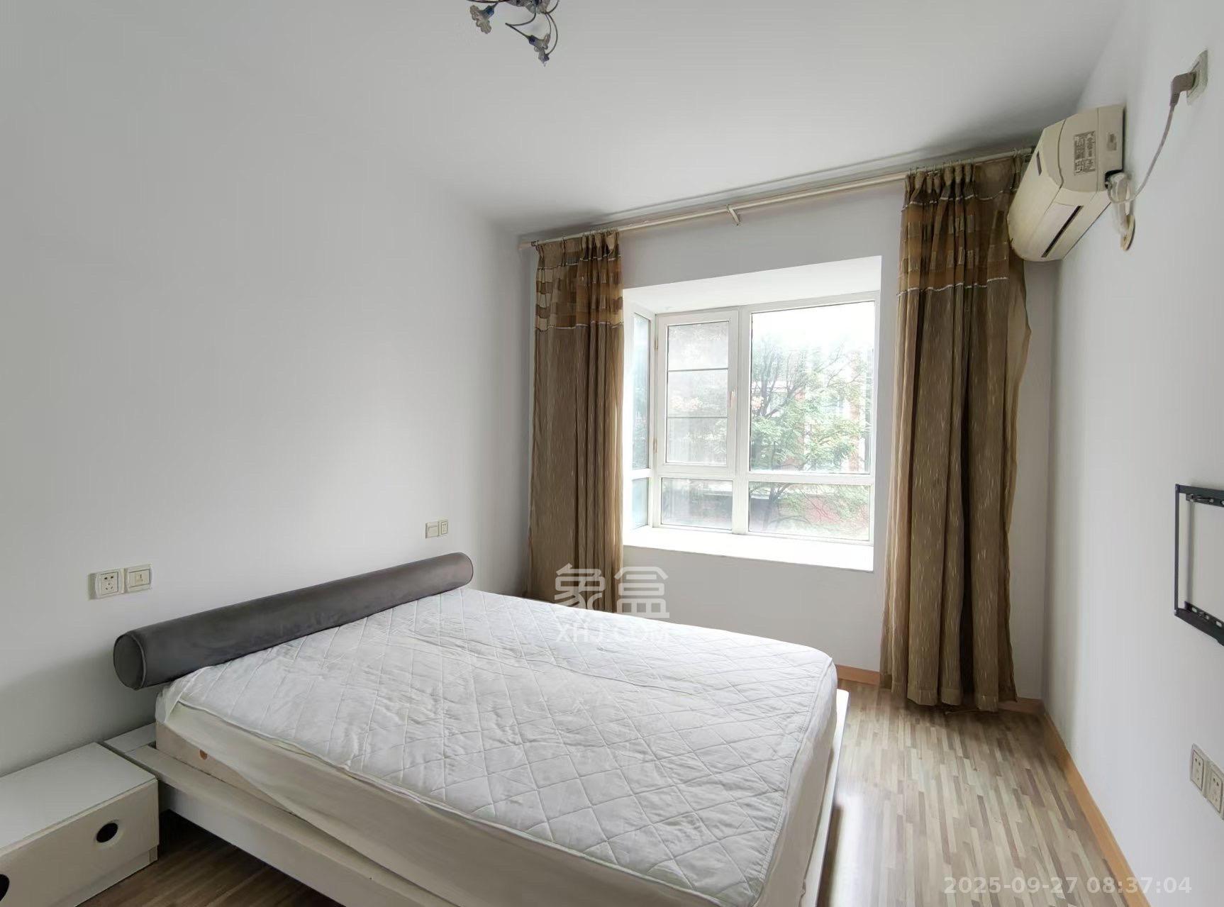 鸿铭中心  3室2厅2卫    3800.0元/月室内图