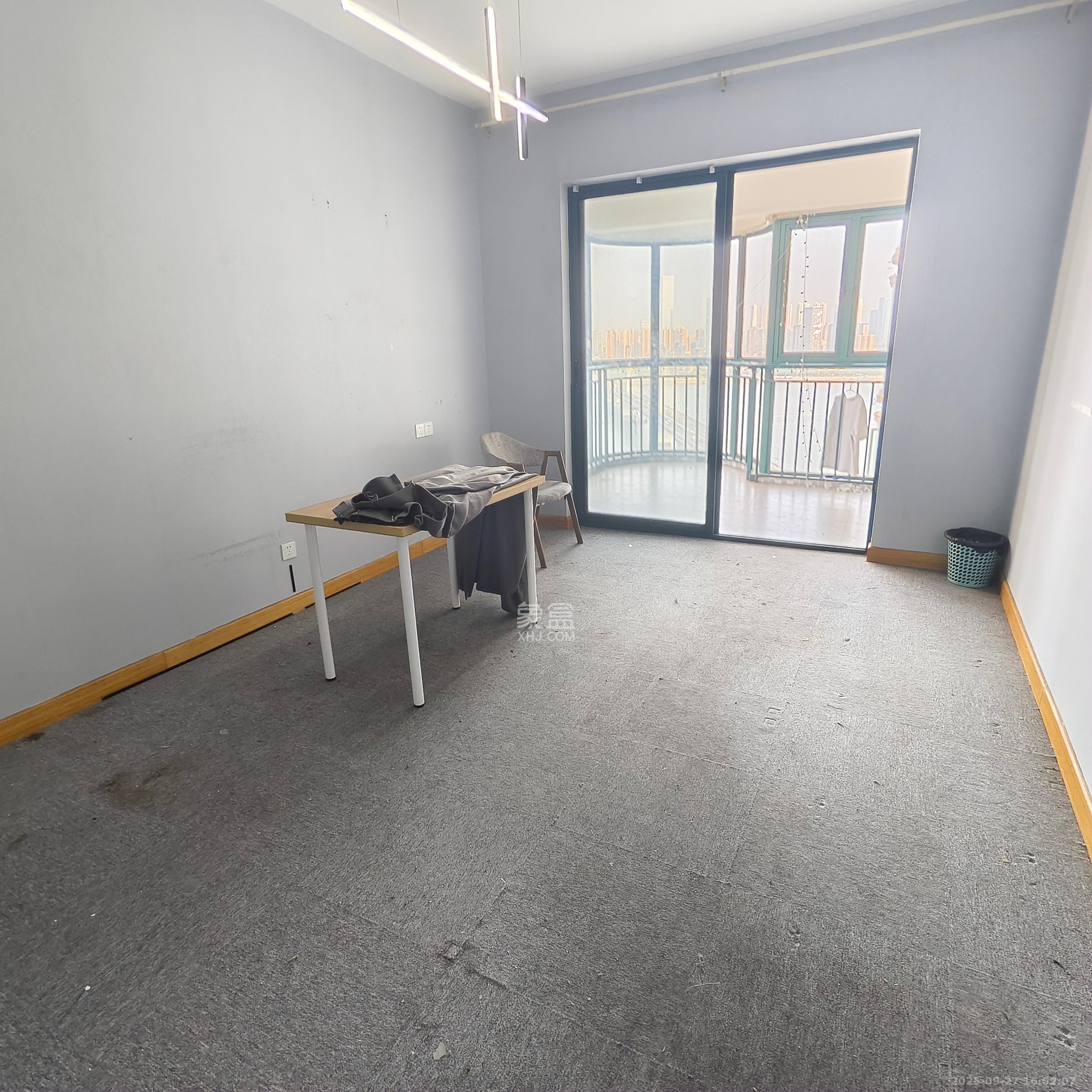 滨江金座 3室2厅2卫 3000.0元/月 滨江金座 3室2厅2卫 3000.0元/月室内图